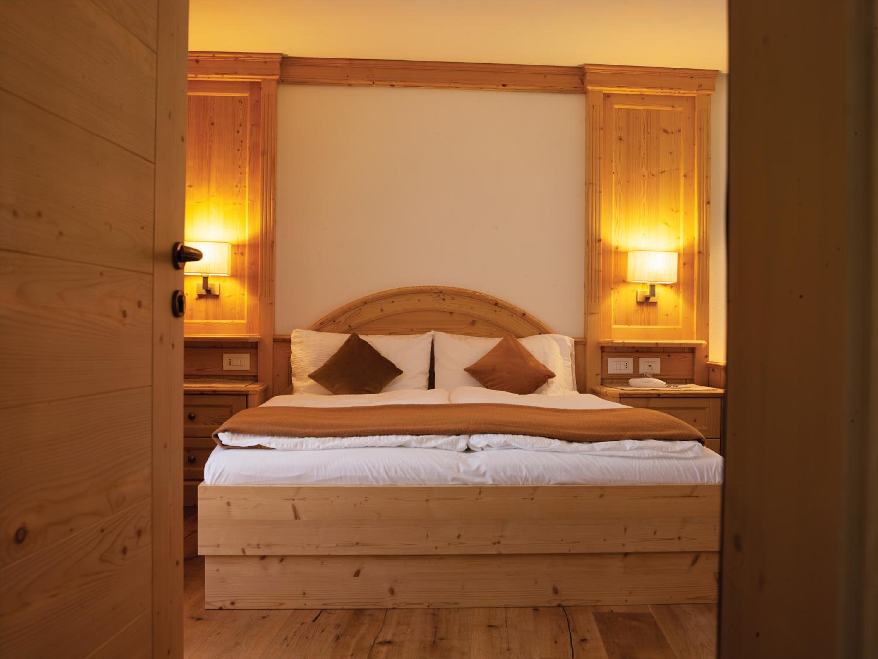 Deluxe Double Room with Balcony photo 3