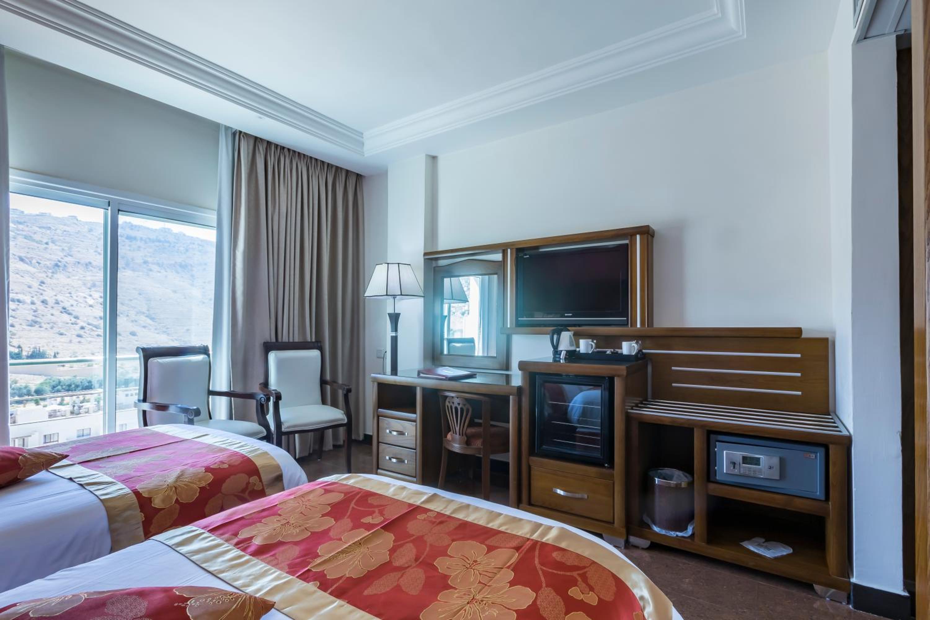 Twin Room - Photo 4