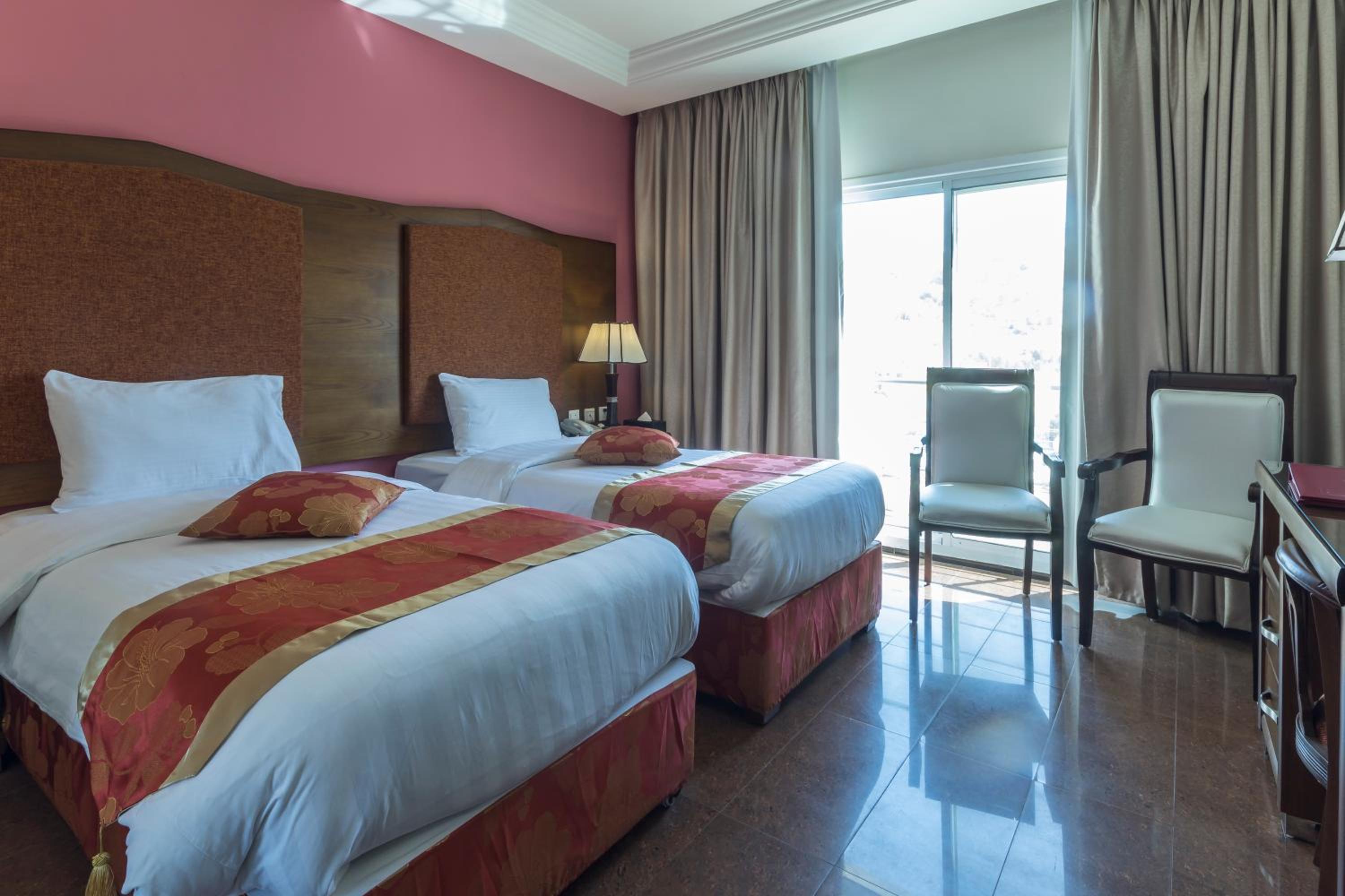 Twin Room - Photo 5