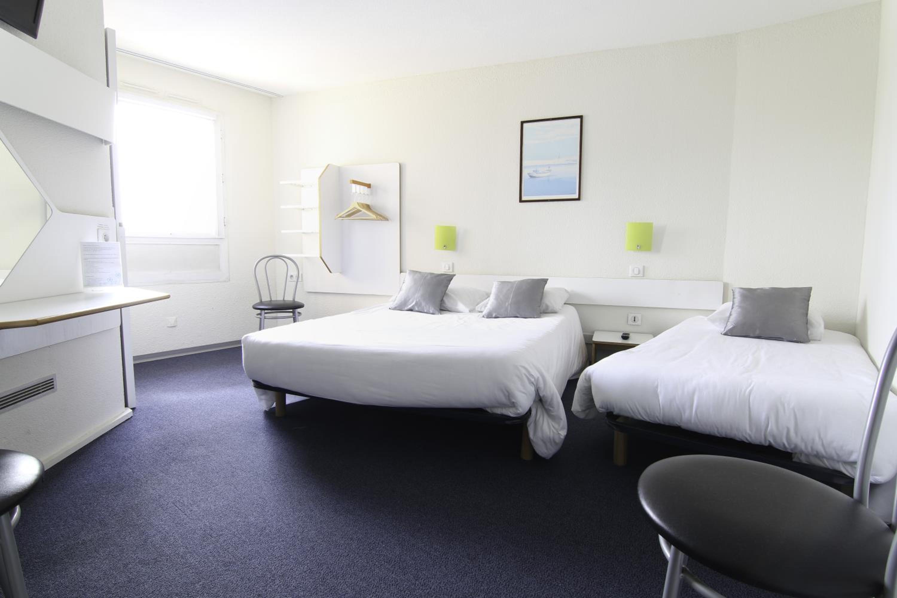 Standard Triple Room - Photo 1