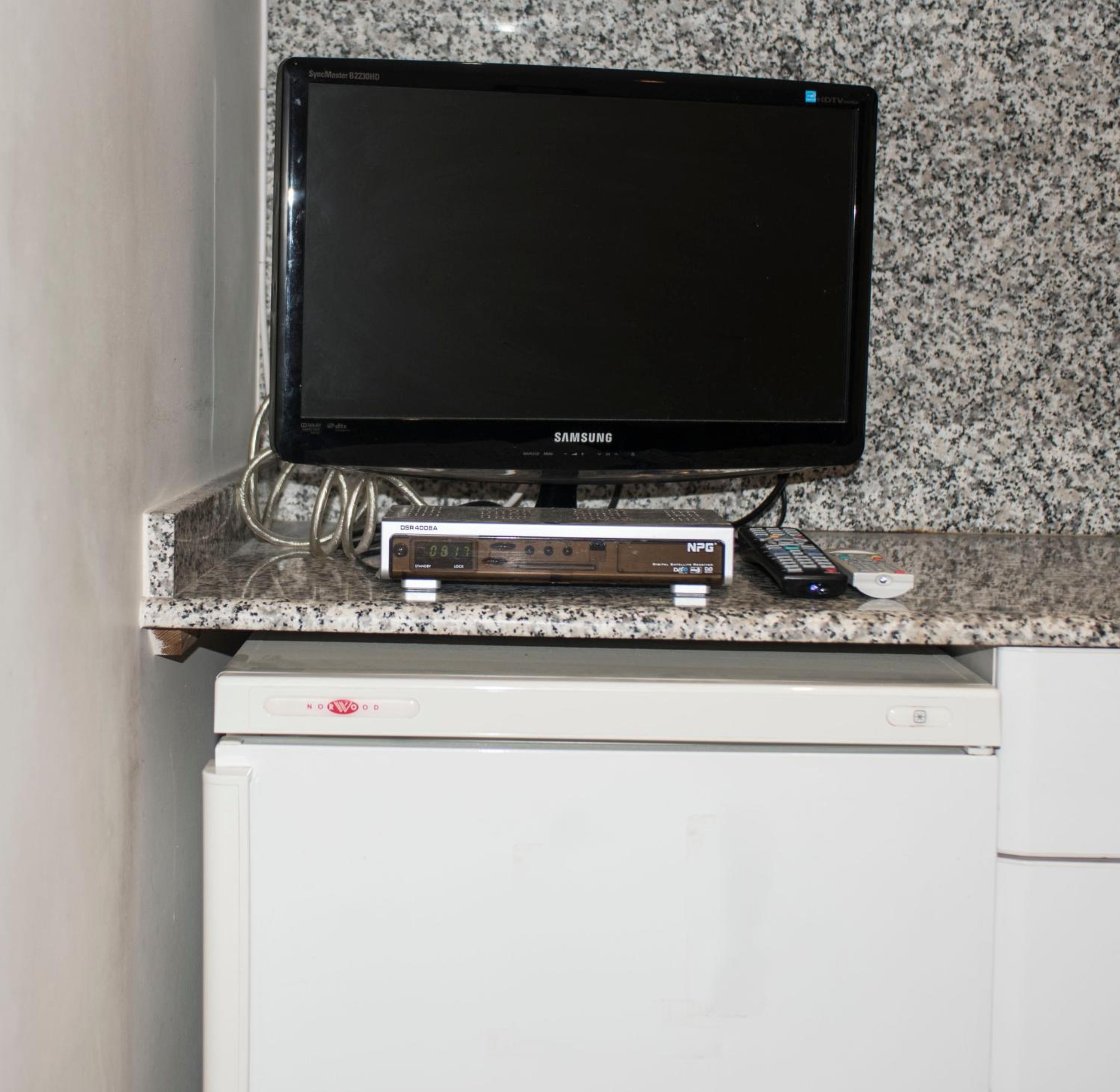 Studio/Suite Double with Private Bathroom photo 3