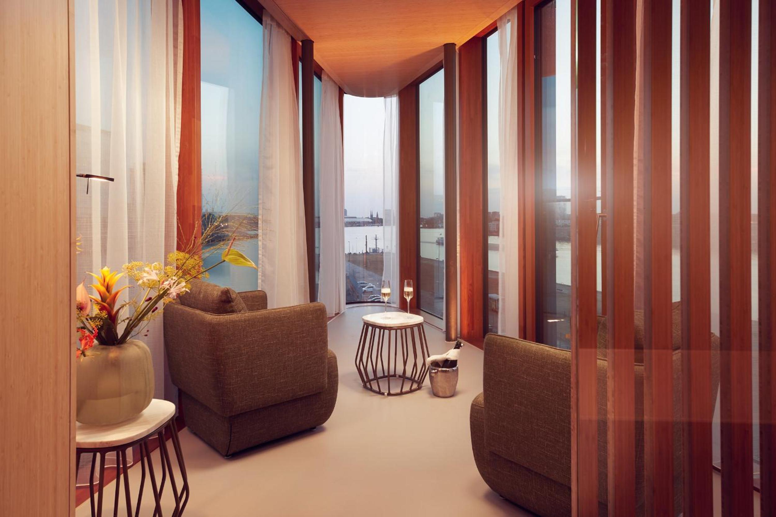 Suite - Photo 4