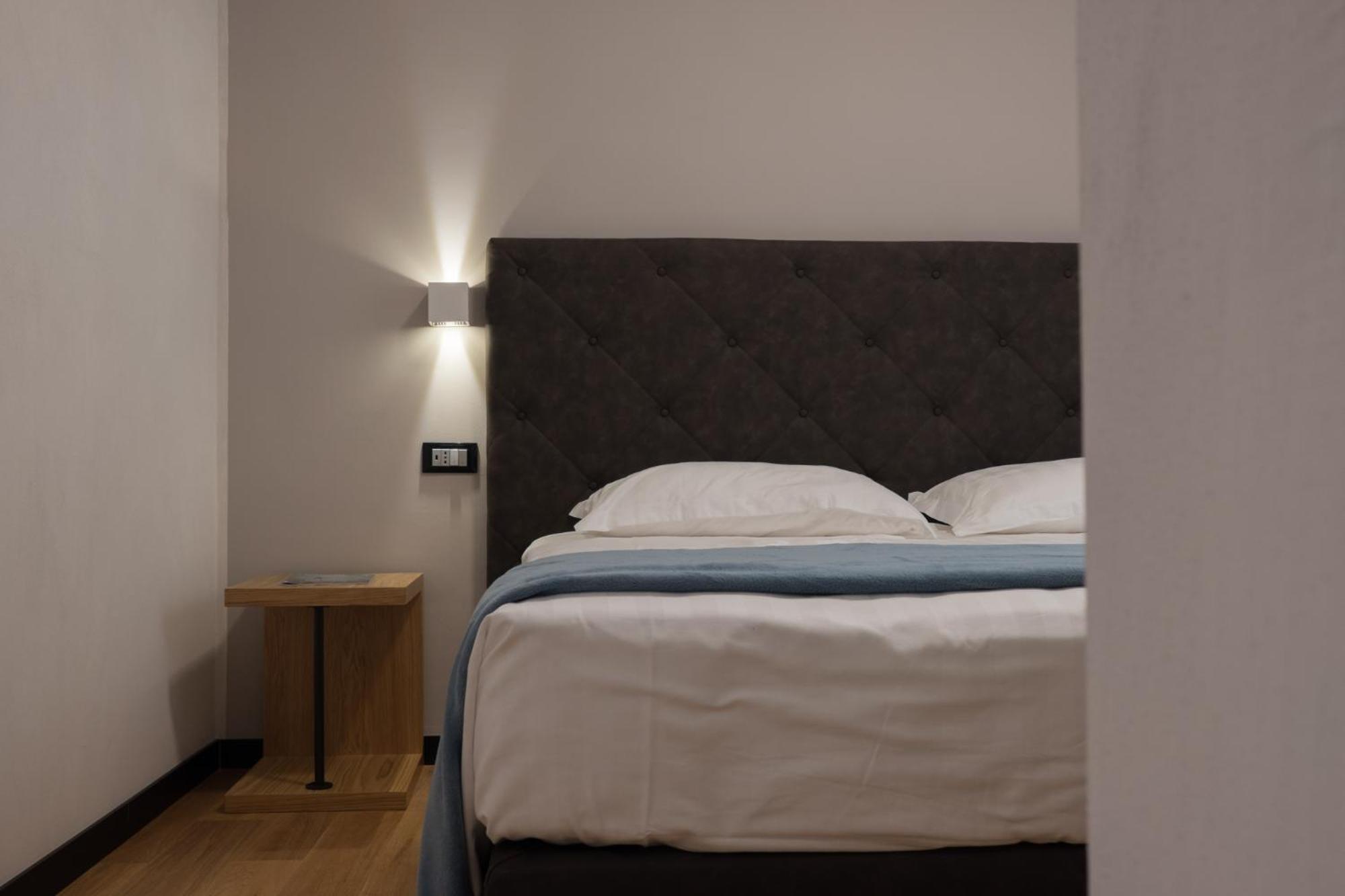 Deluxe Double or Twin Room photo 2