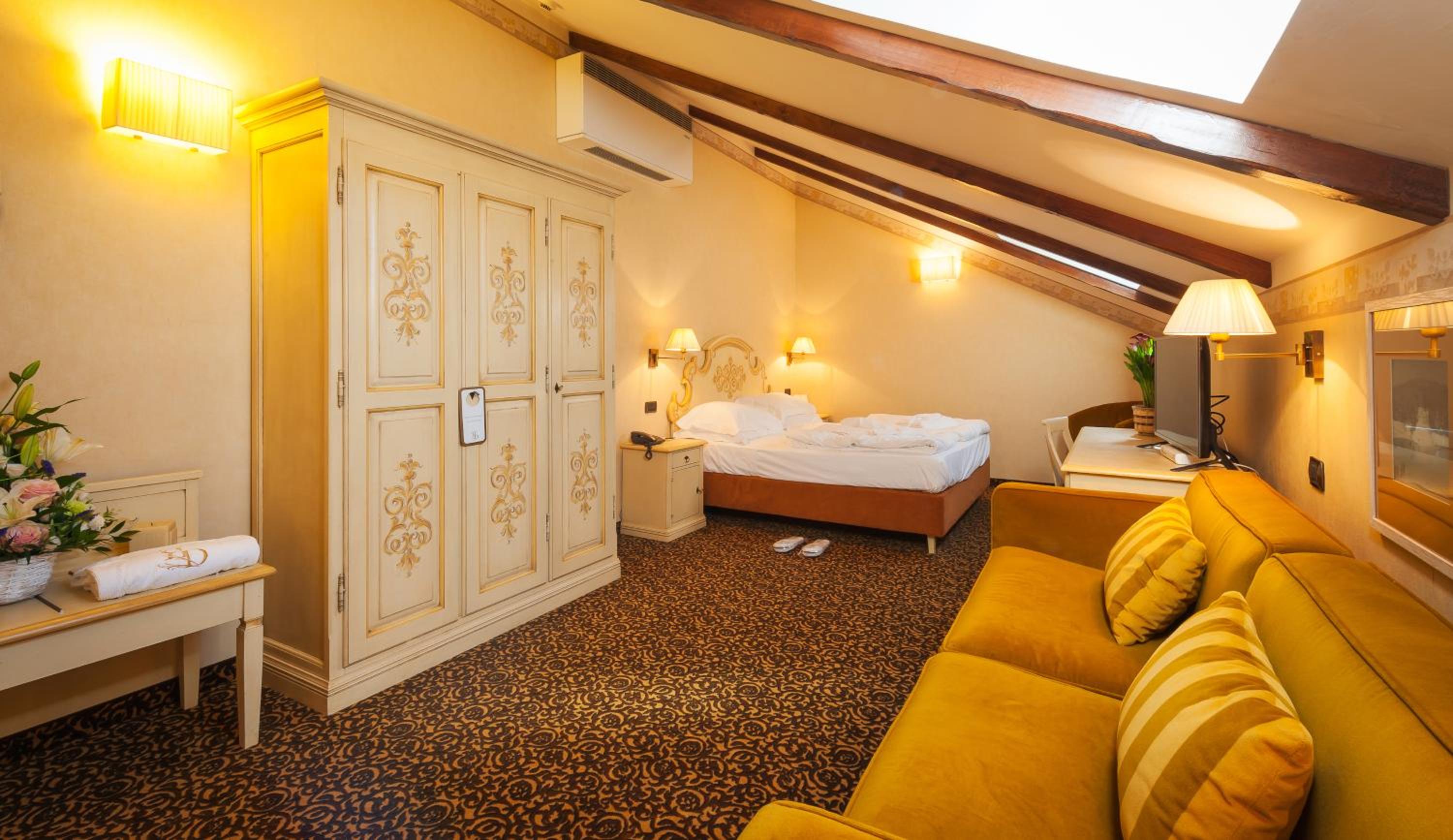Deluxe Triple Room