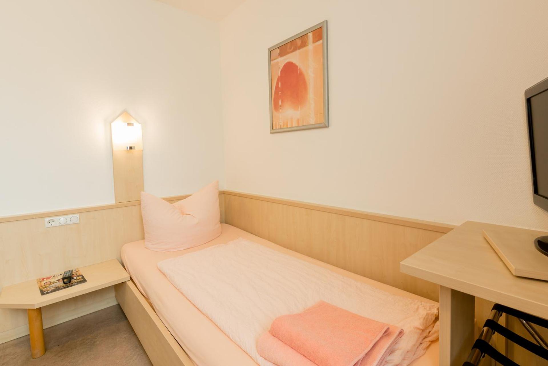 Single Room photo 1