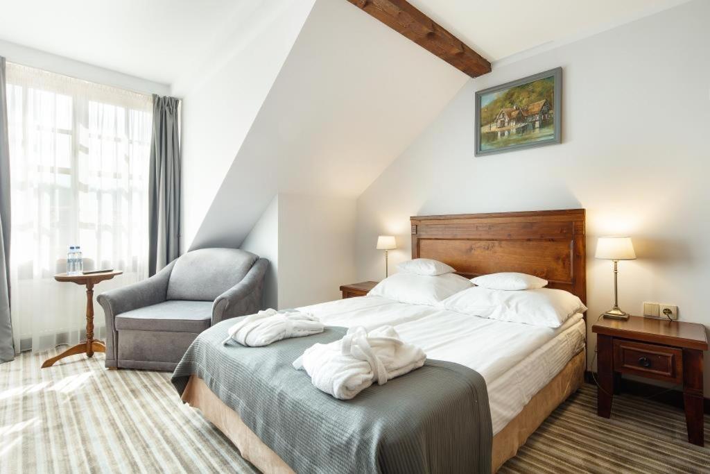 Double or Twin Room - Photo 2