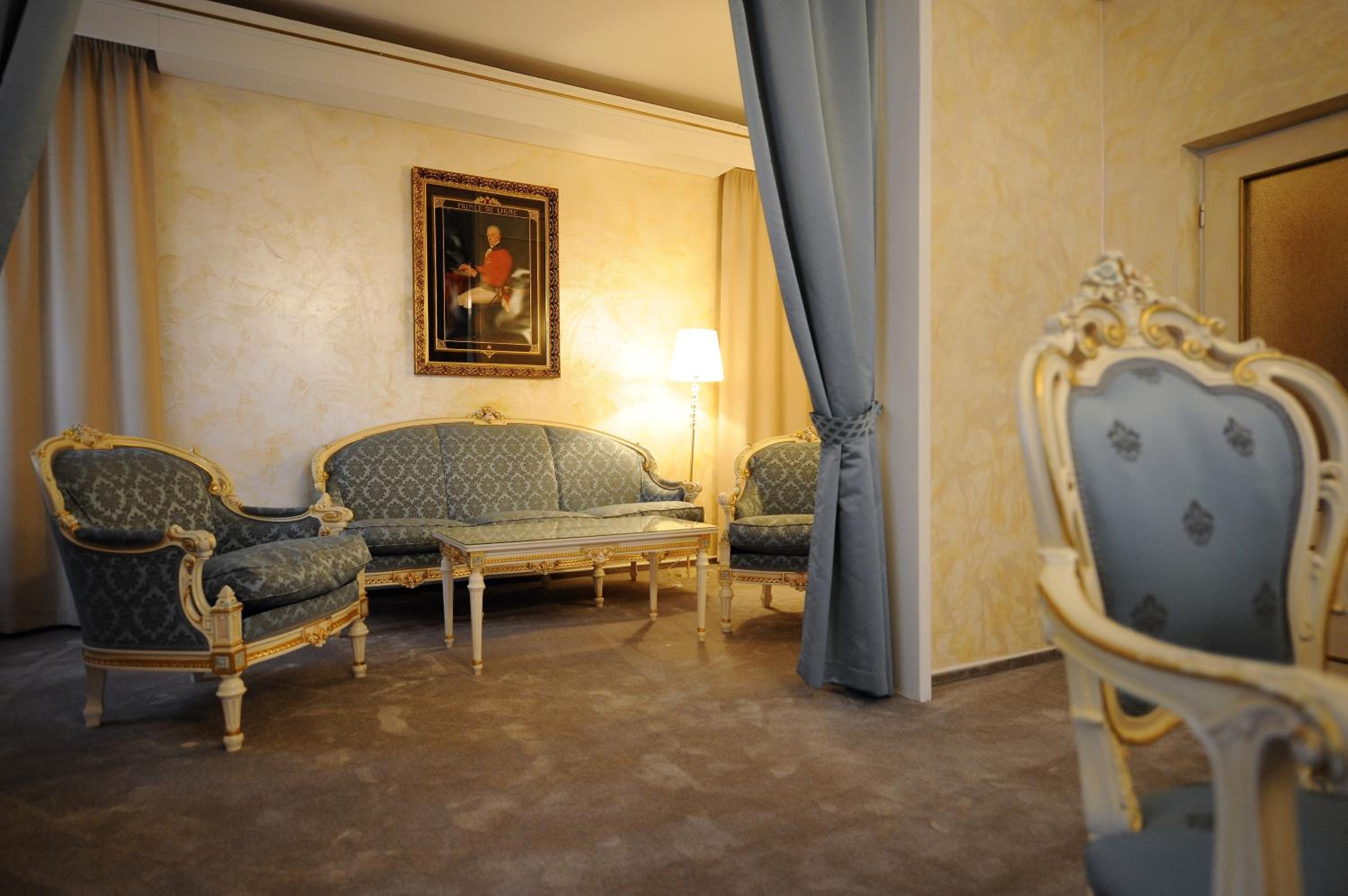 Suite - Photo 5