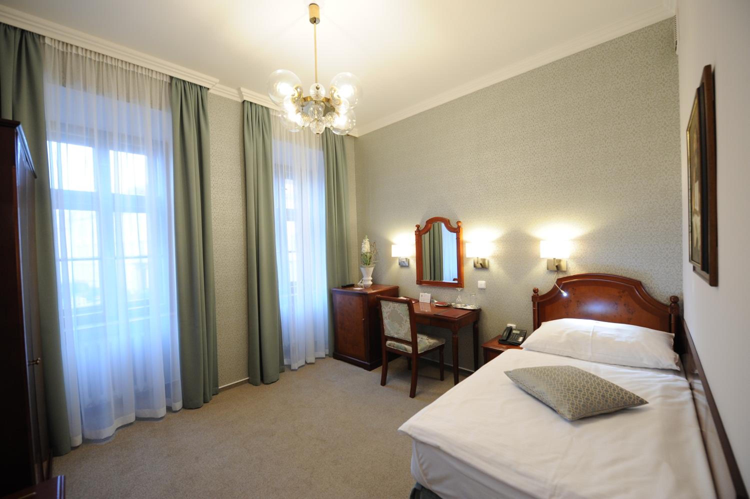 Single Room photo 2