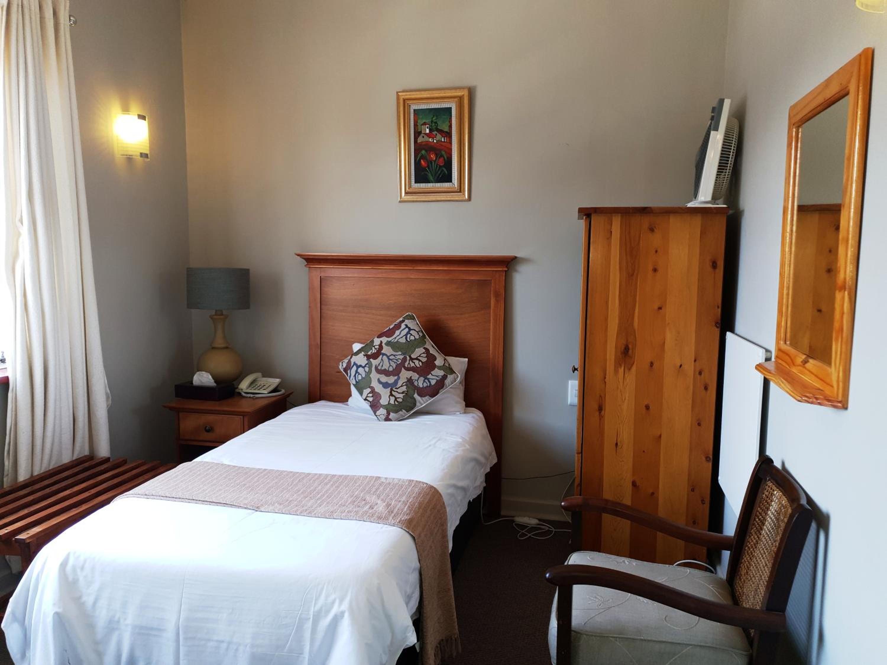 Single Room photo 2