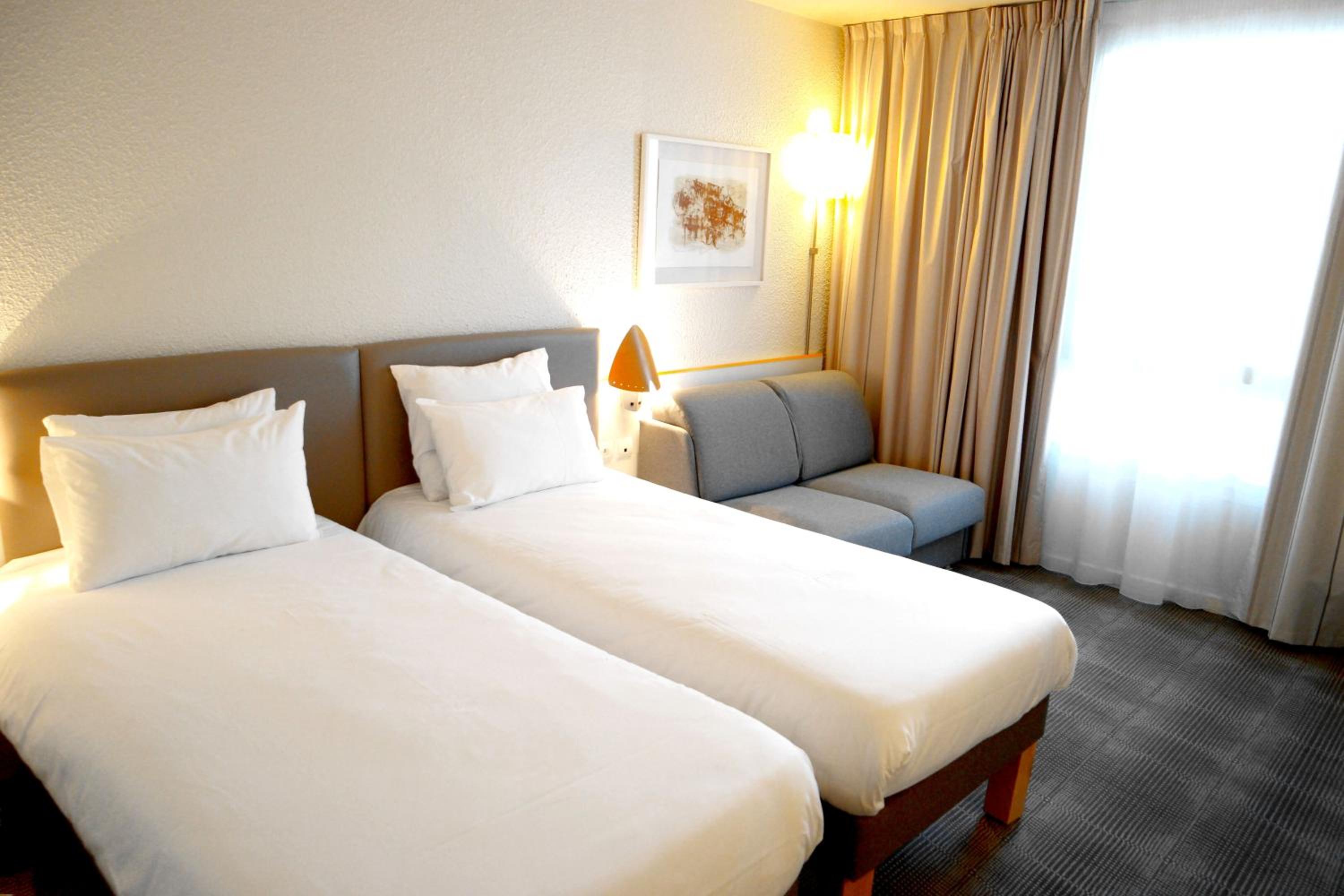 Standard Room with Two Single Beds