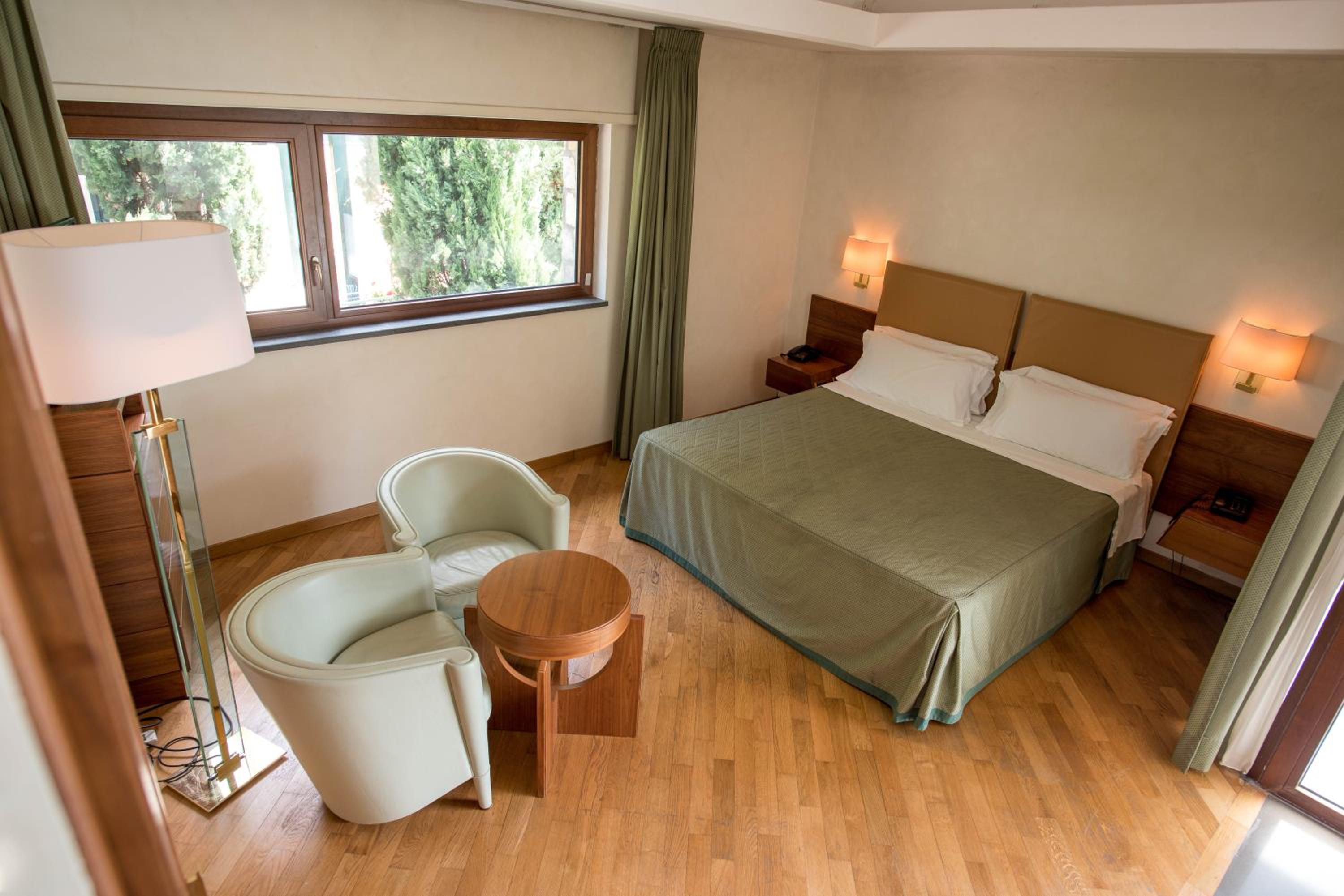 Double Room with Spa Access - Photo 2