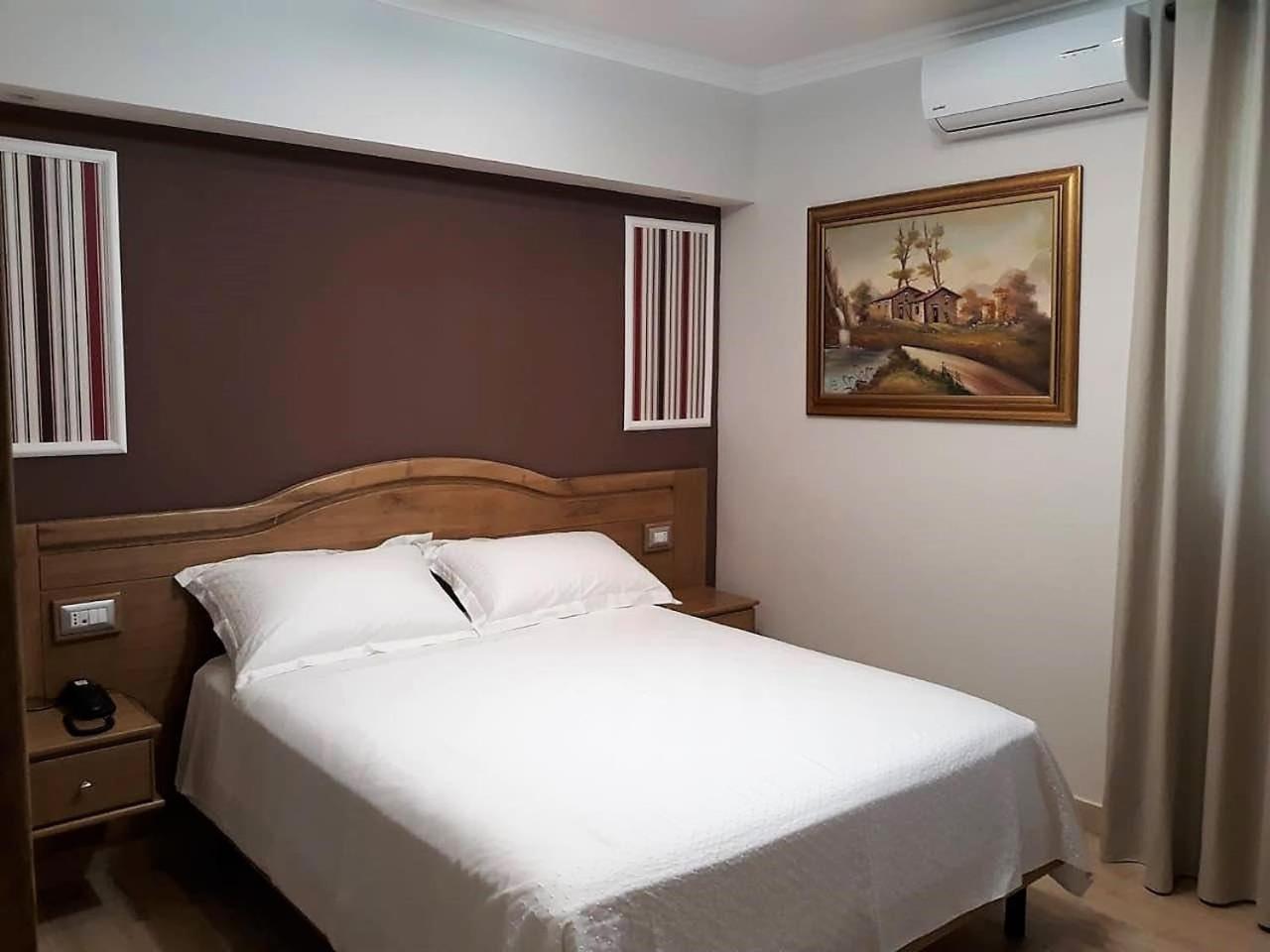 Large Double Room - Photo 2
