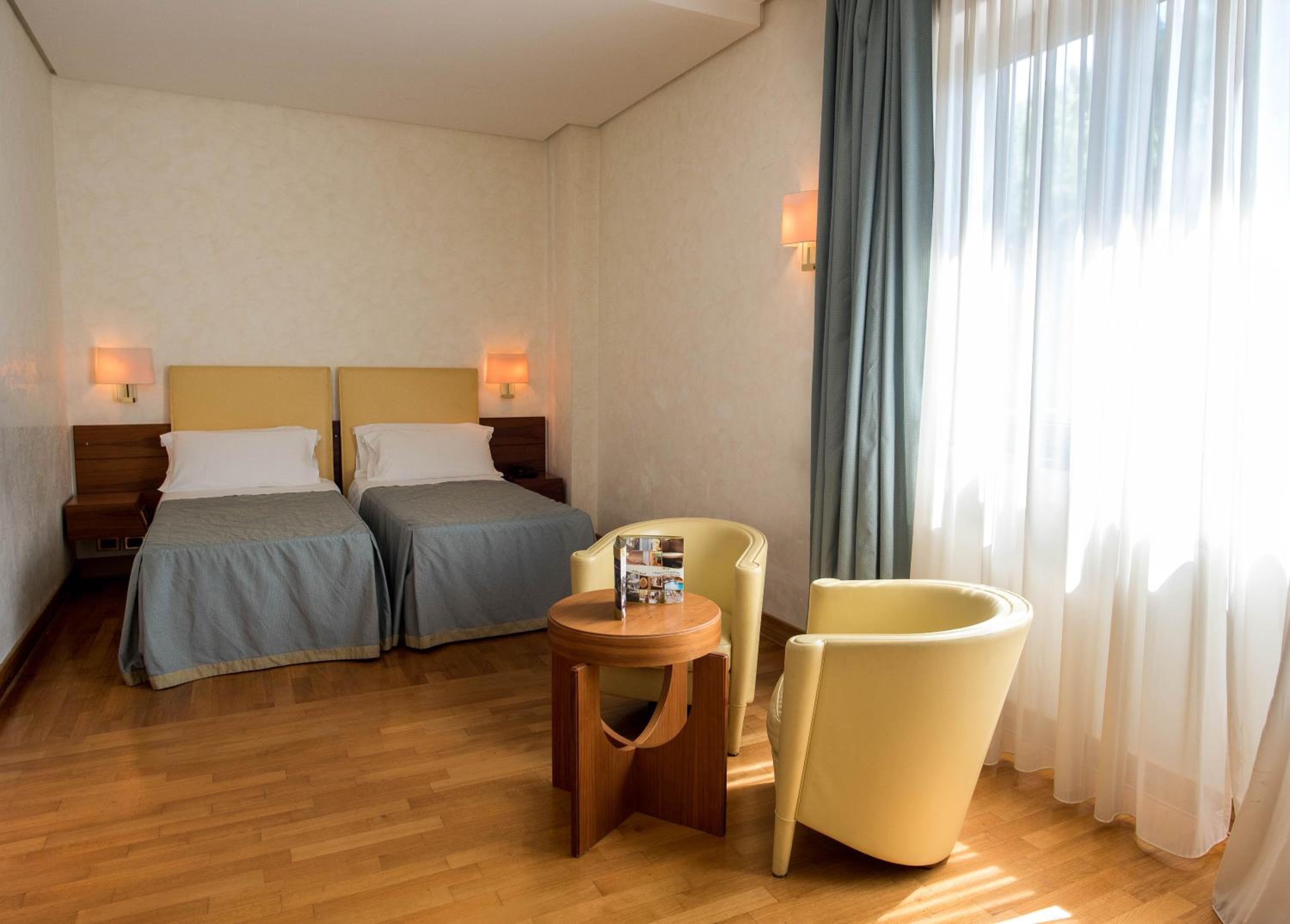 Double Room with Spa Access - Photo 1