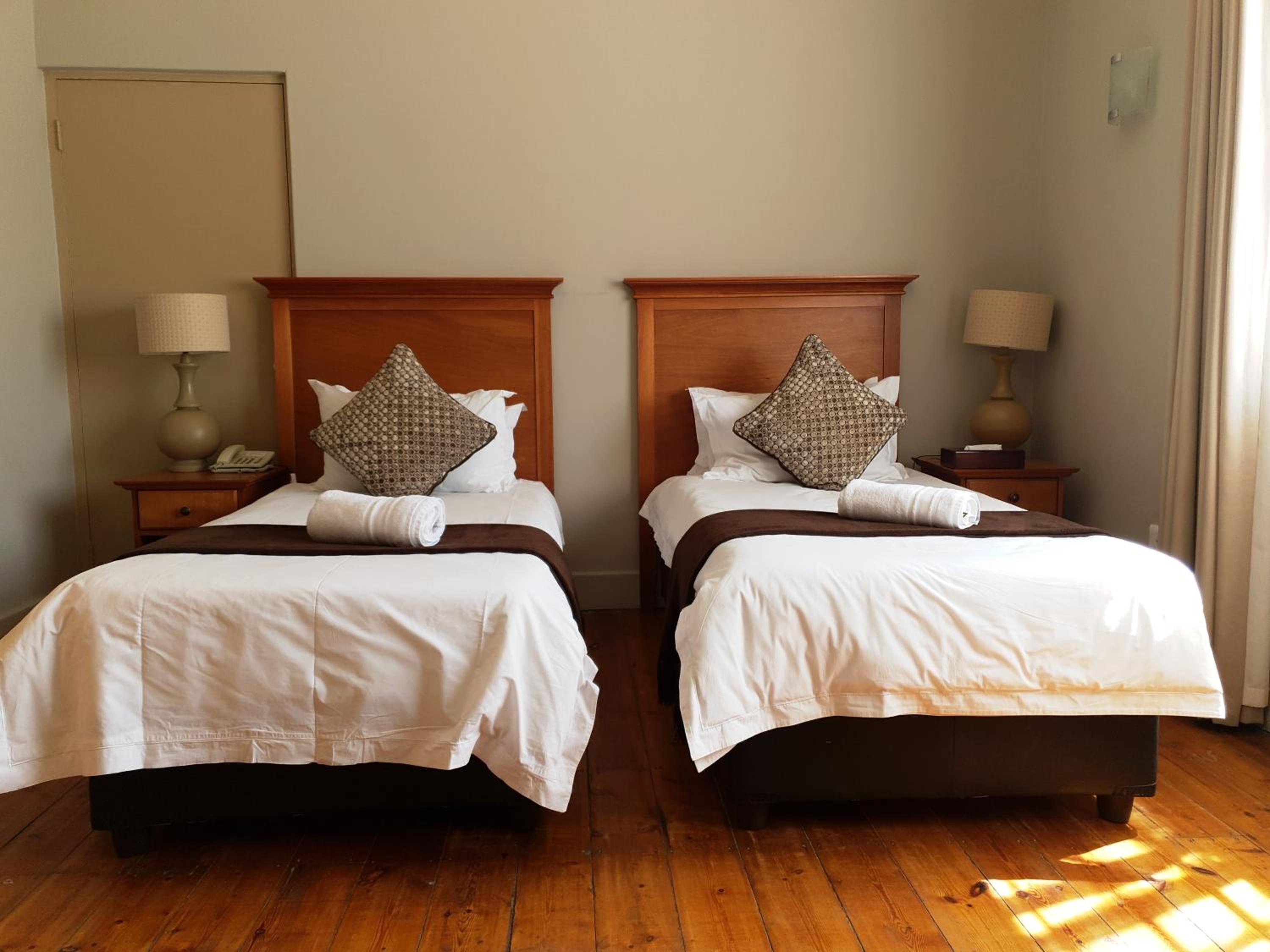 Twin Room - Photo 2