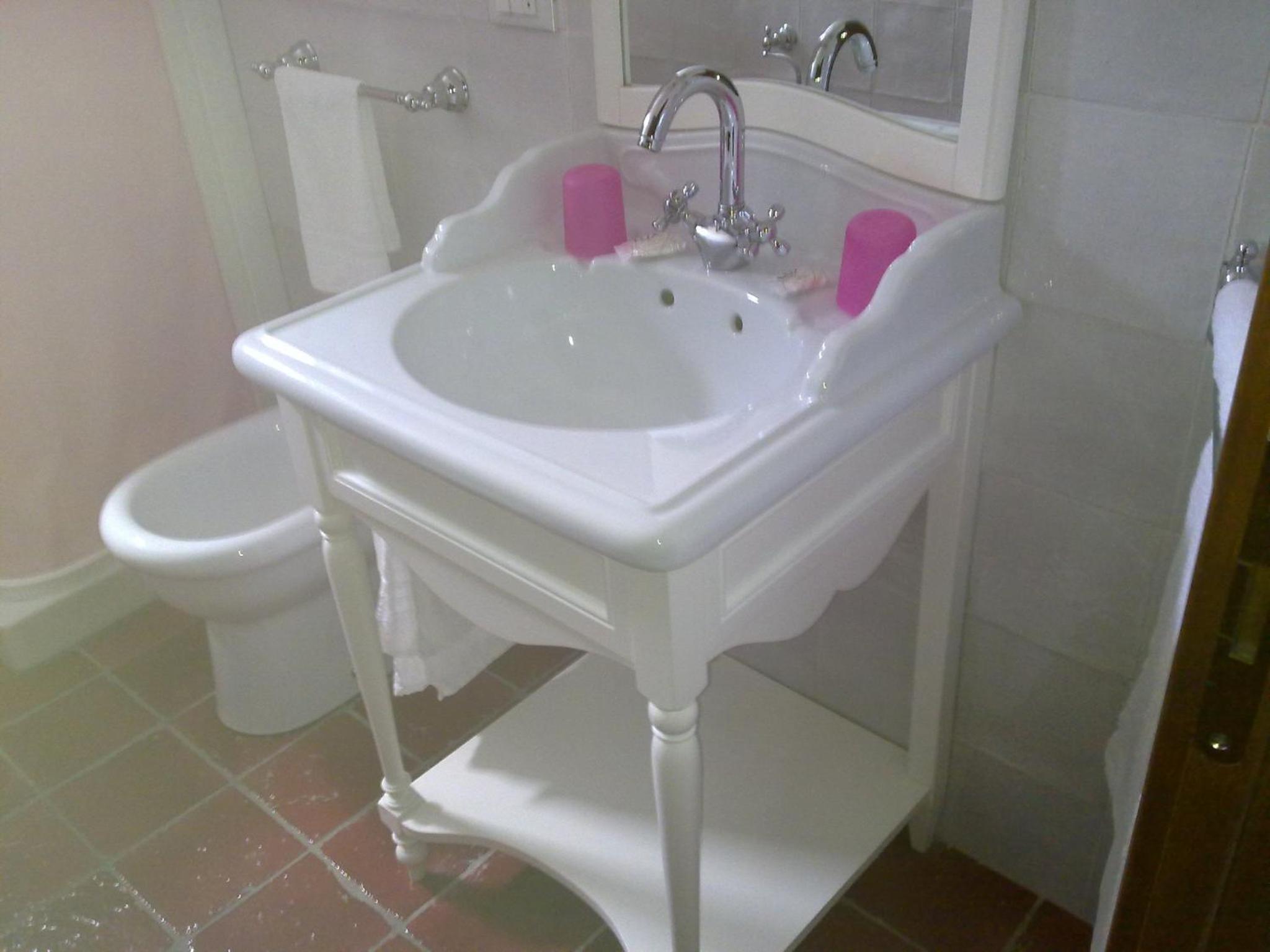Double or Twin Room - Photo 6
