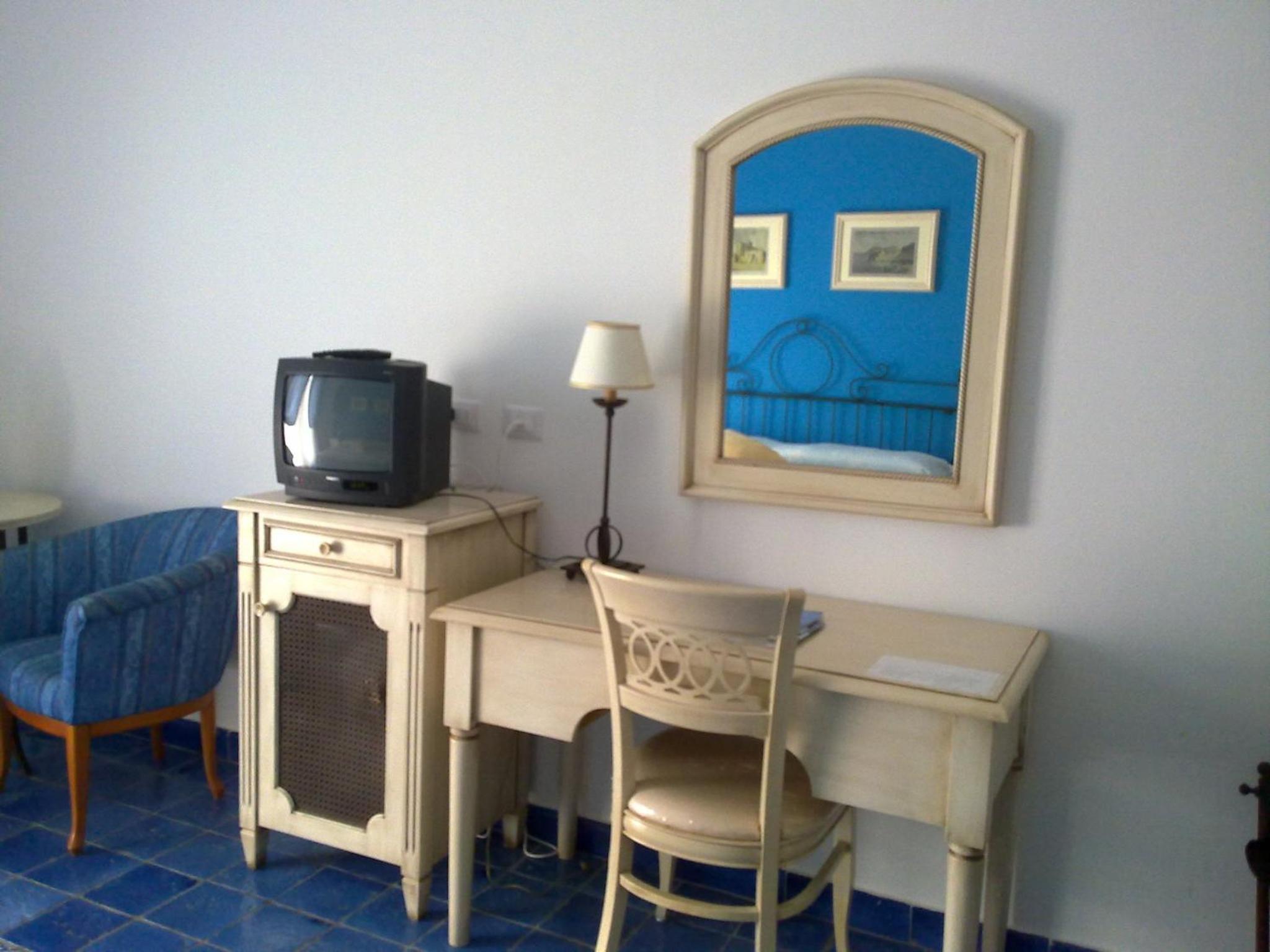 Double or Twin Room - Photo 3