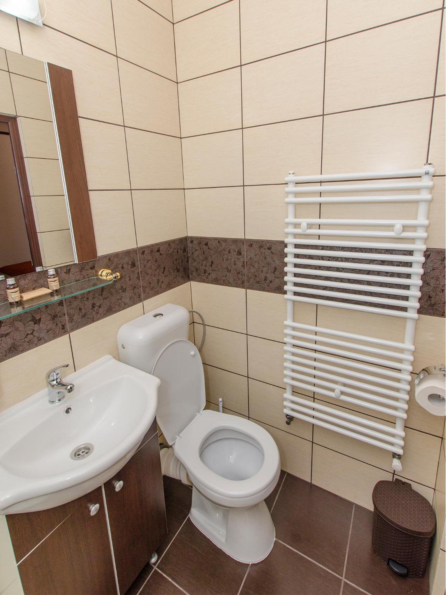 Double Room with Balcony - Photo 3