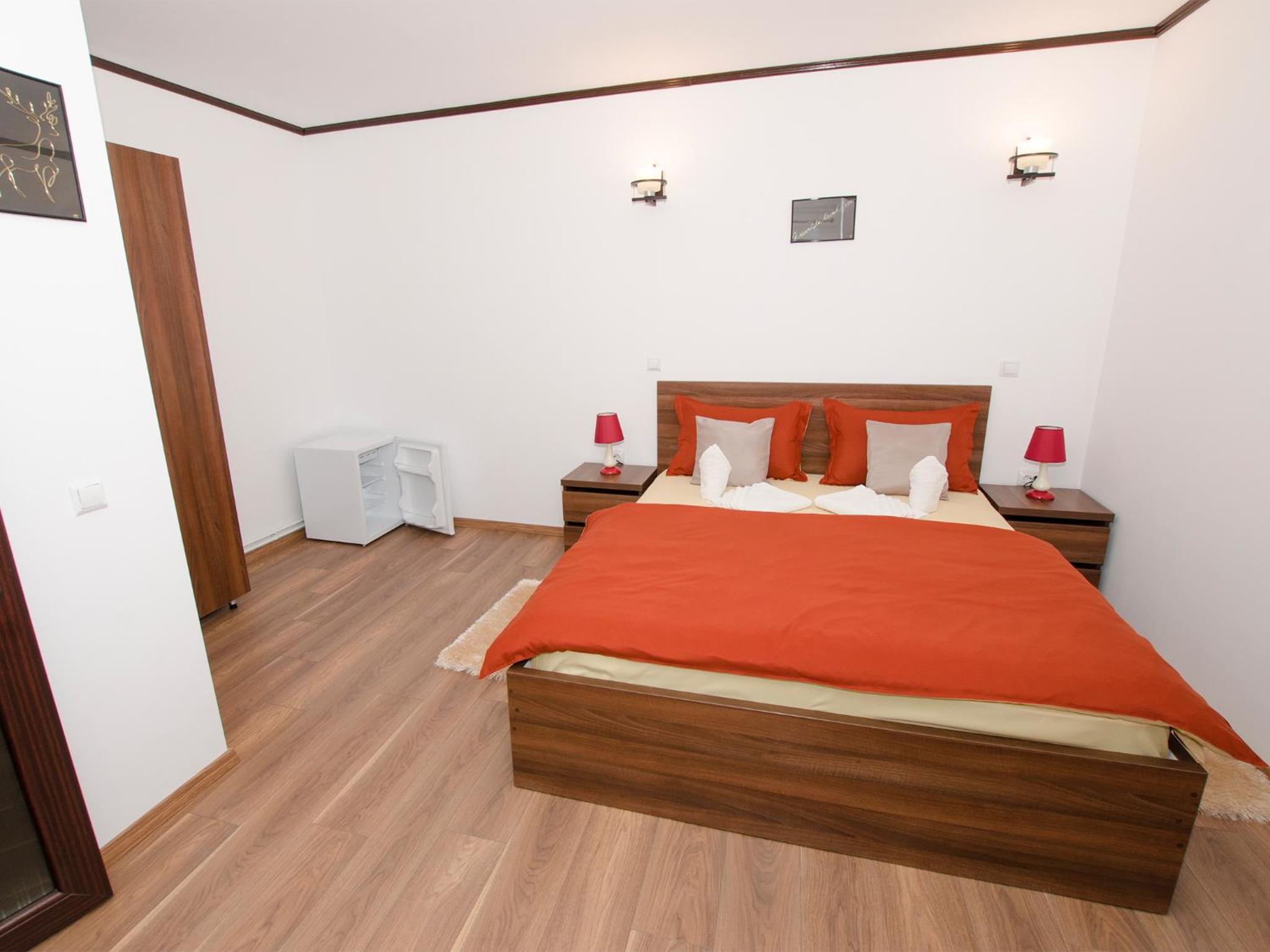 Double Room with Balcony - Photo 6