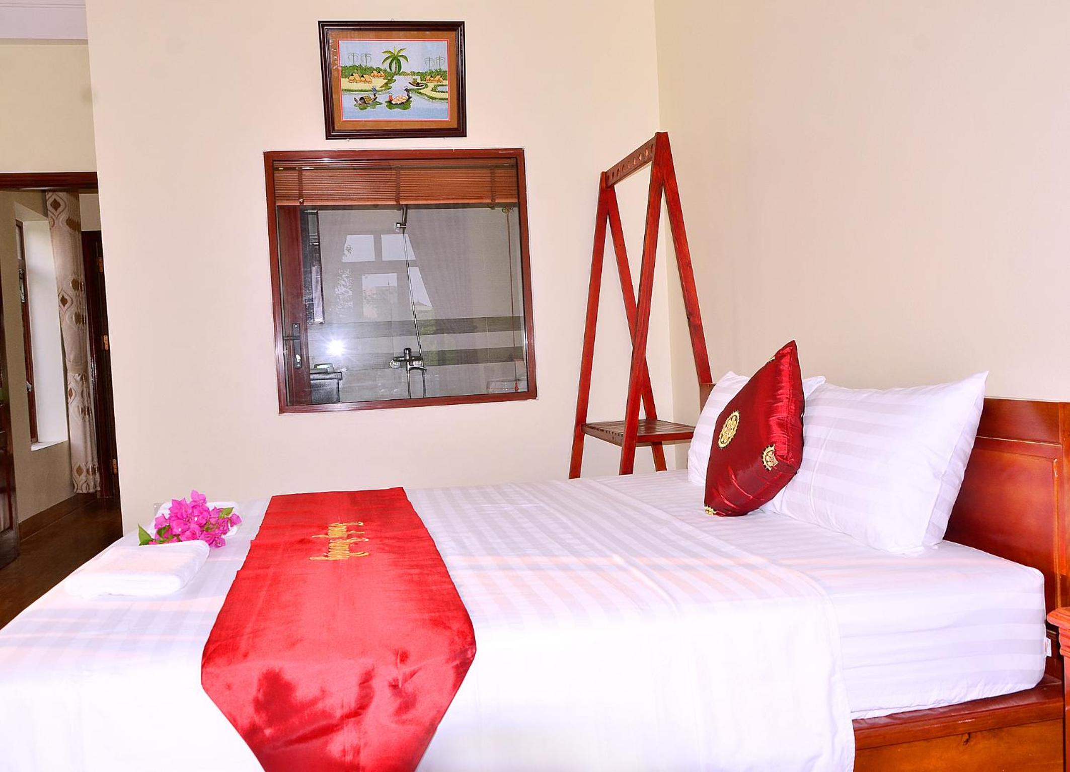 Deluxe Double Room with Balcony photo 3