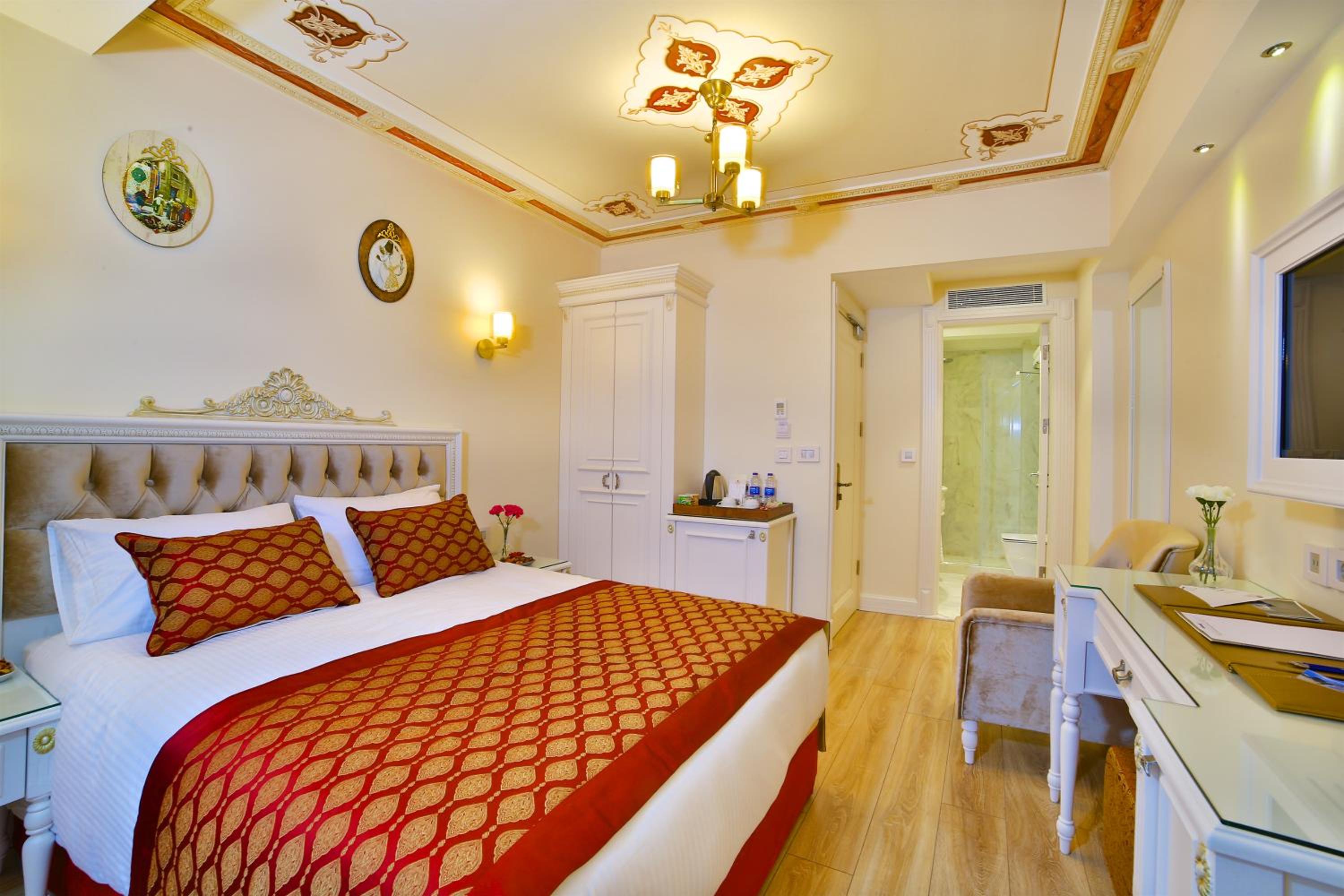 Deluxe Double or Twin Room photo 1