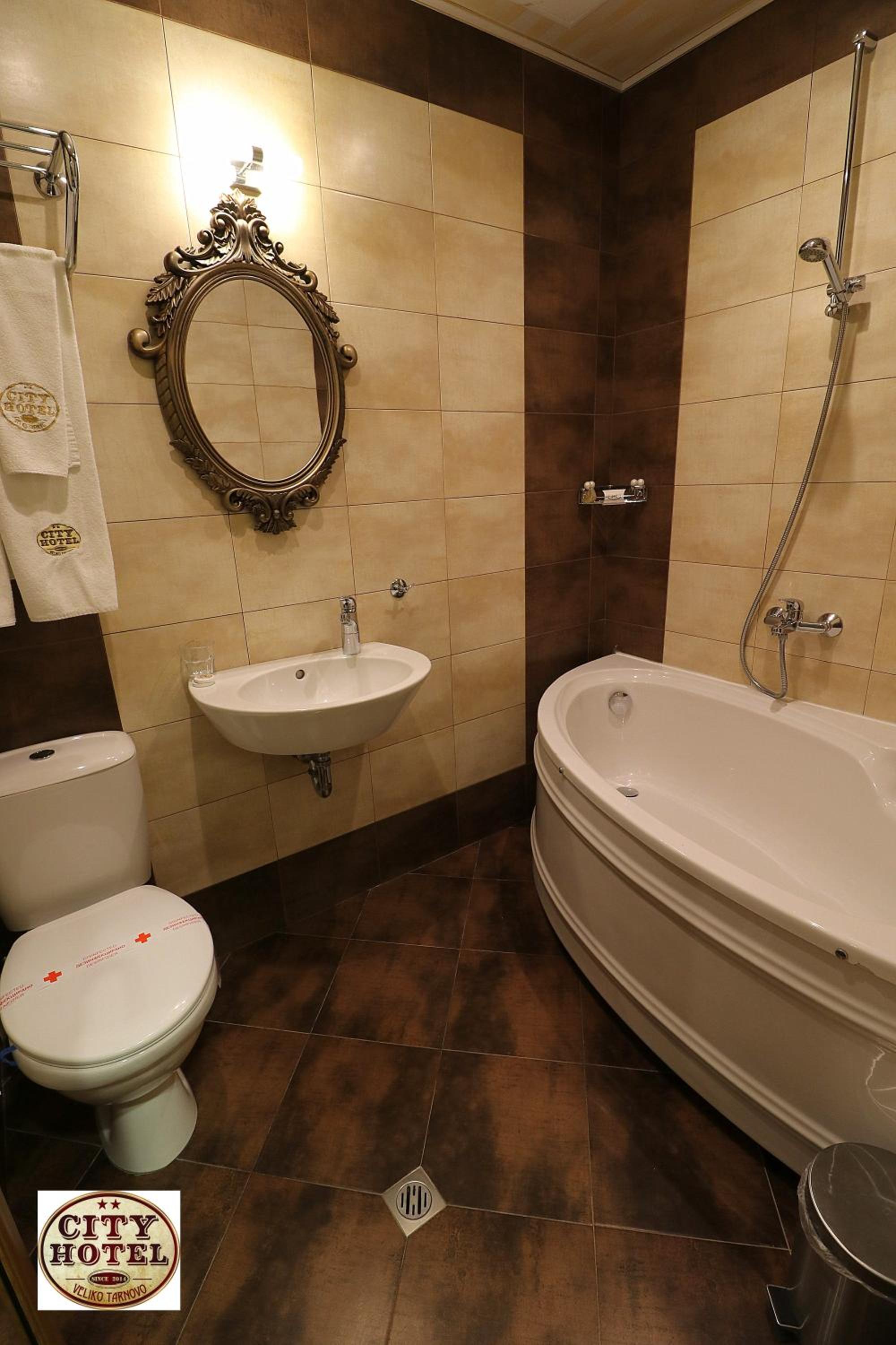 One-Bedroom Apartment - Photo 6
