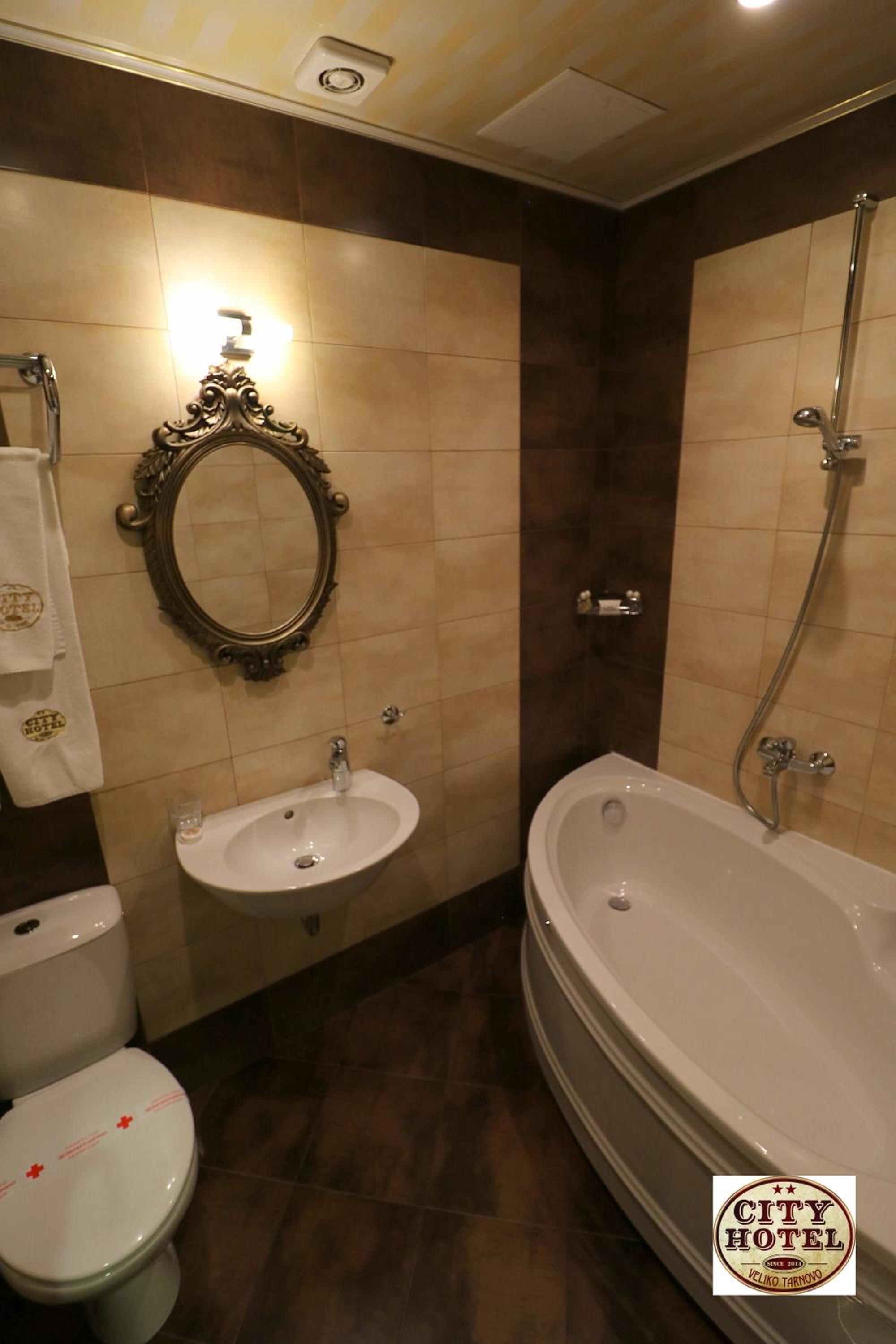 One-Bedroom Apartment - Photo 5