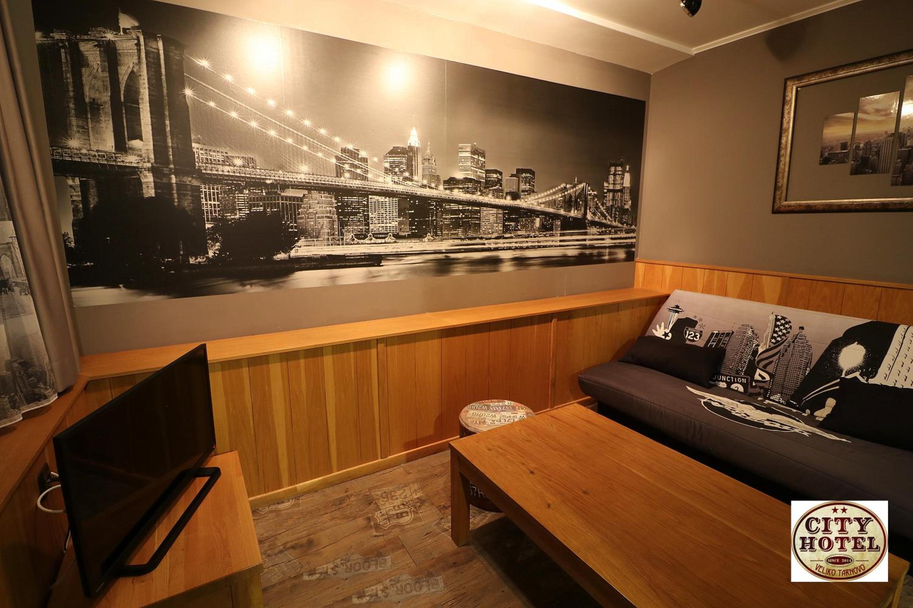 One-Bedroom Apartment - Photo 9
