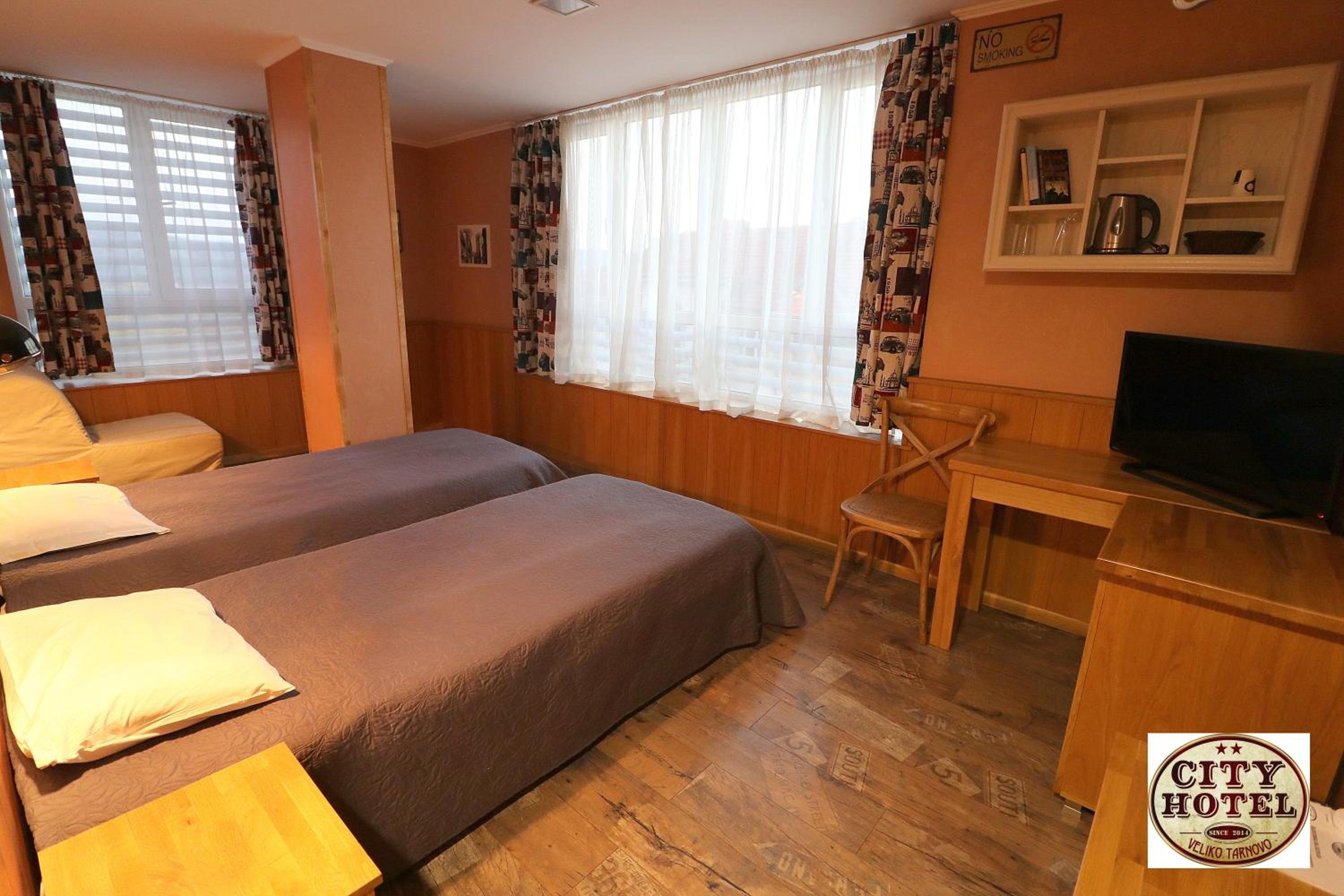 Twin Room - Photo 12