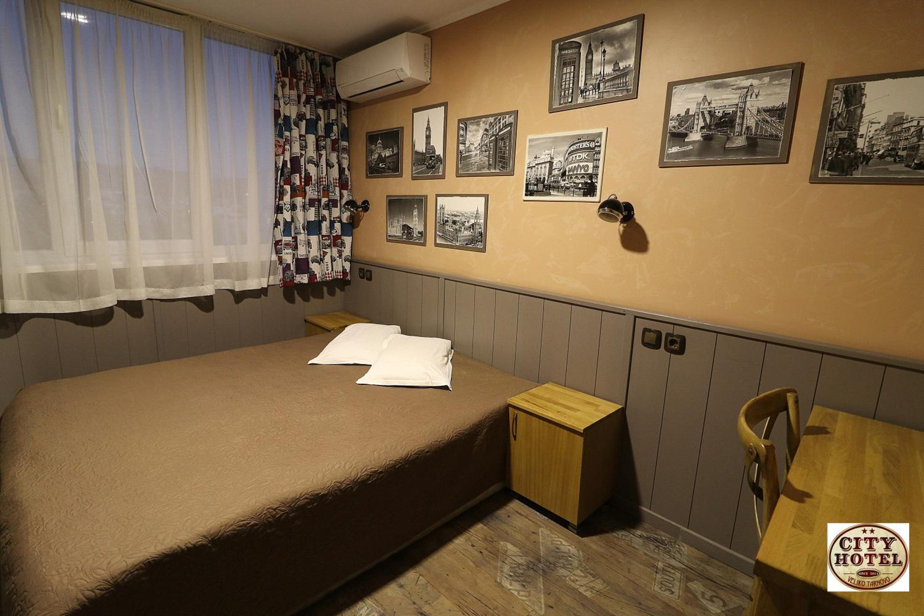 Twin Room - Photo 9