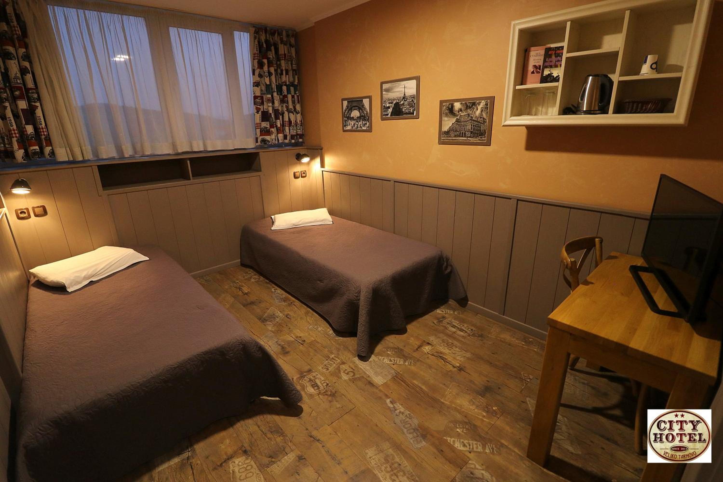 Twin Room - Photo 3