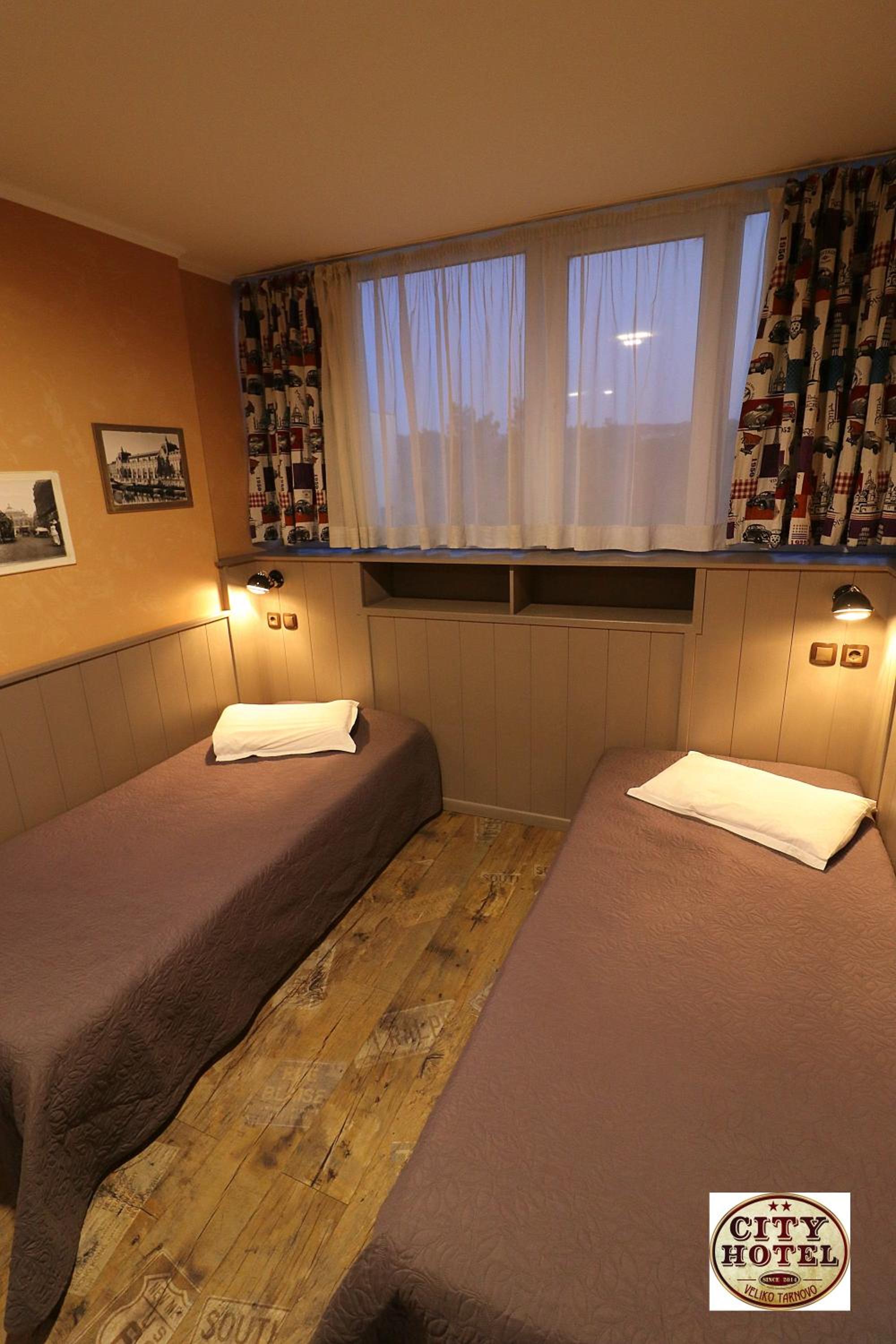 Twin Room - Photo 10