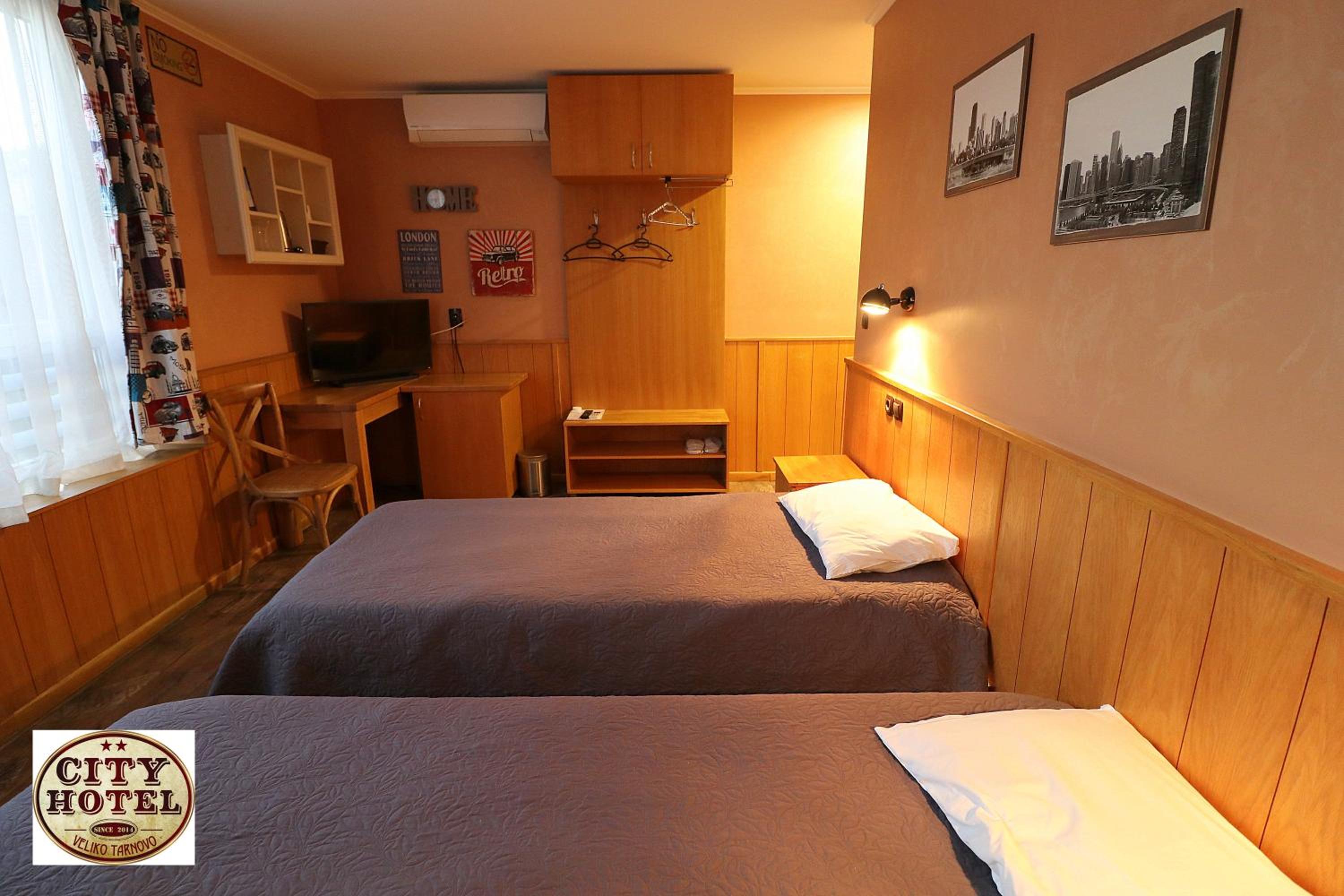Twin Room - Photo 13