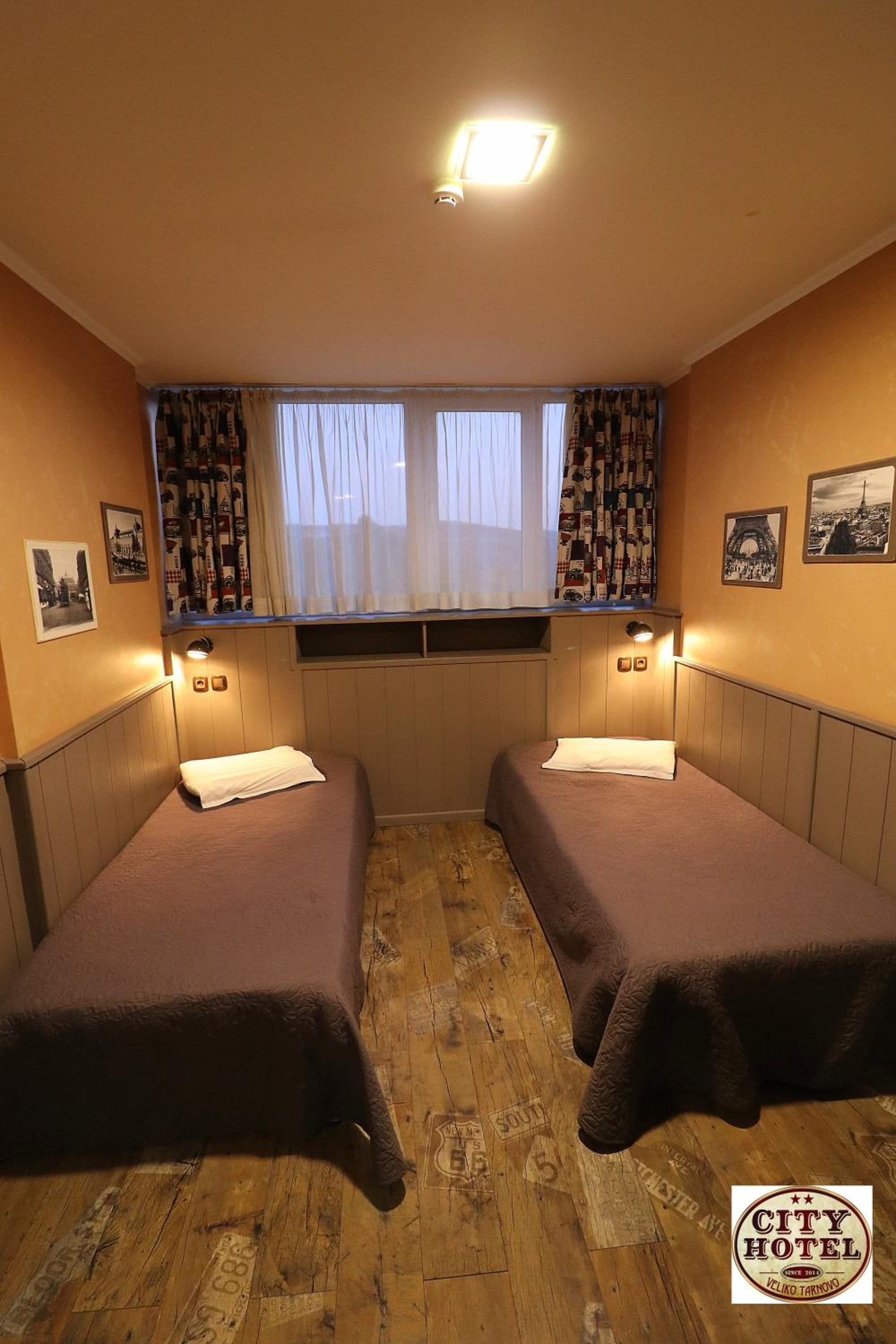 Twin Room - Photo 5