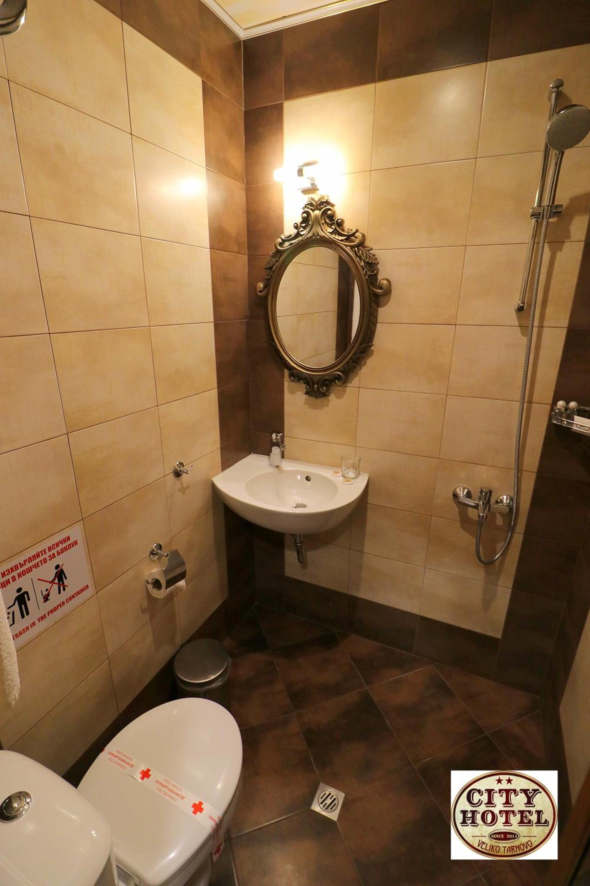 Twin Room - Photo 6