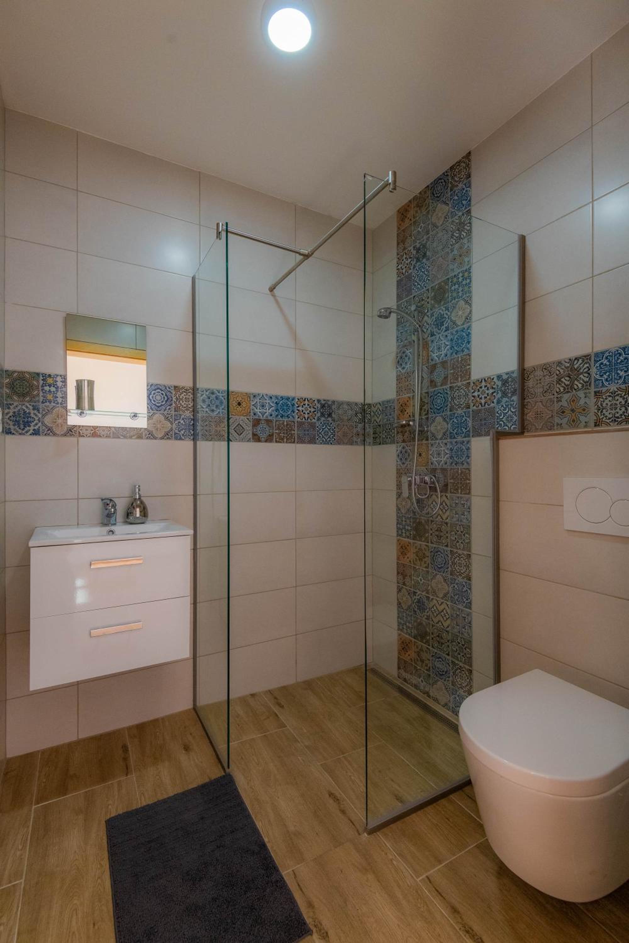 Double Room - Photo 6