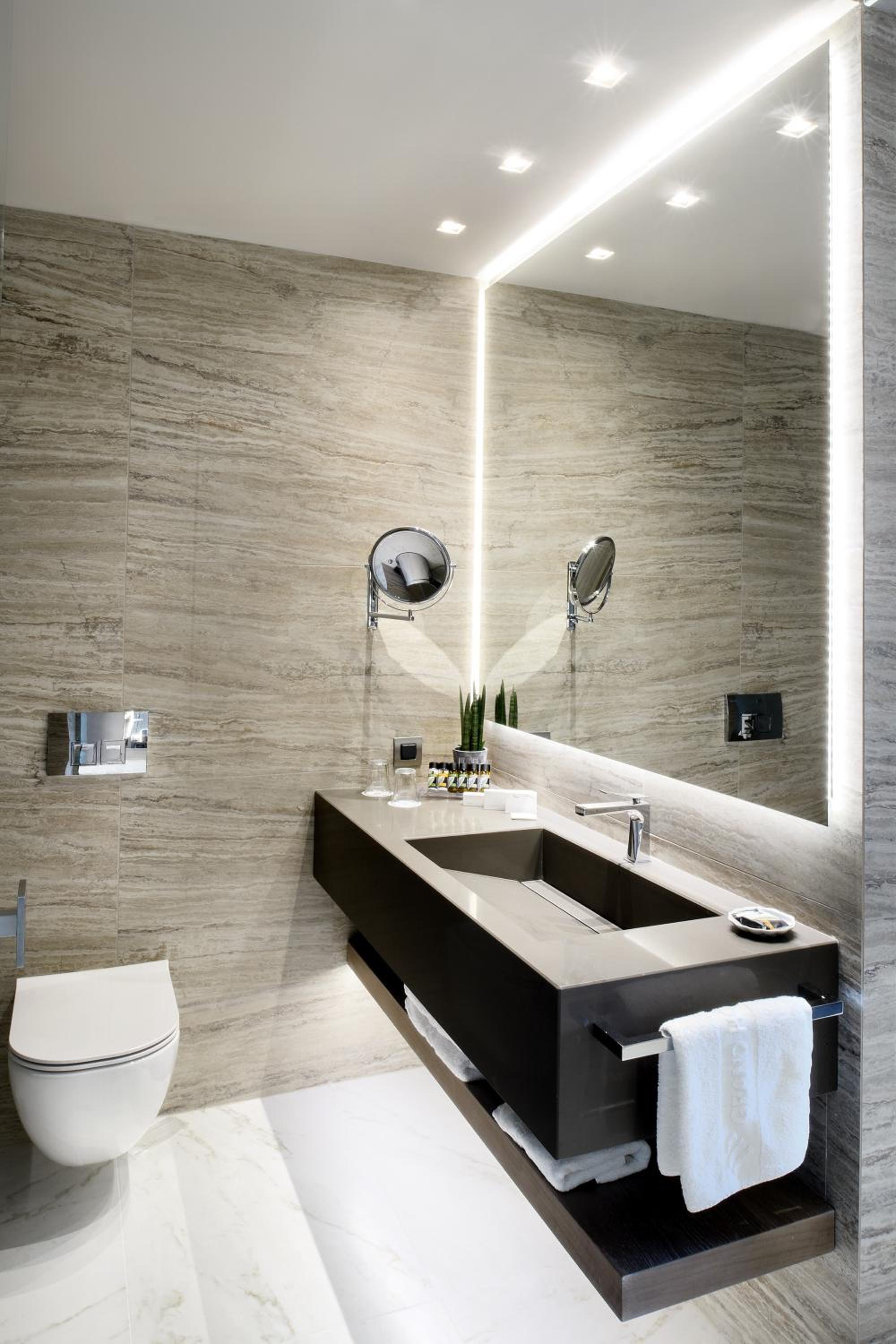 Deluxe Double or Twin Room - Photo 4