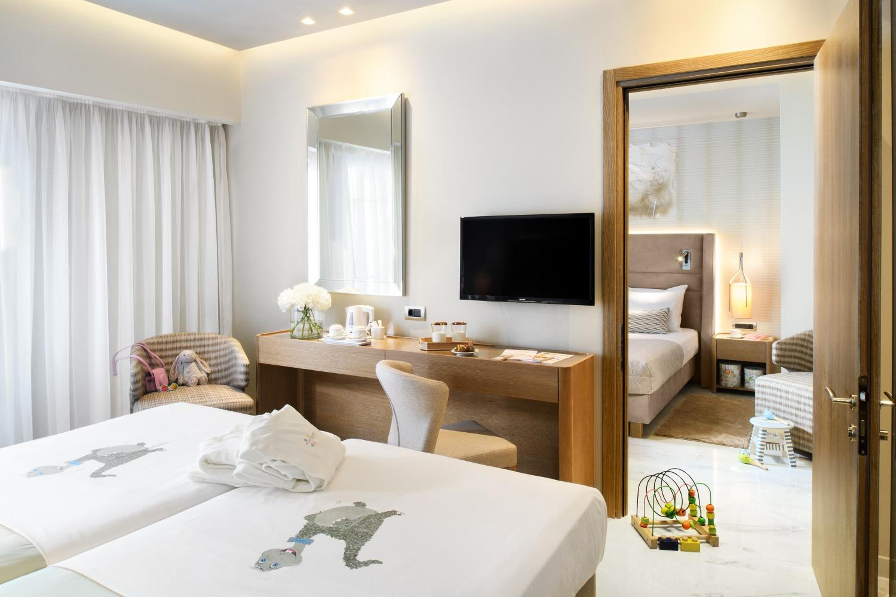 Deluxe Connecting Rooms - Photo 1