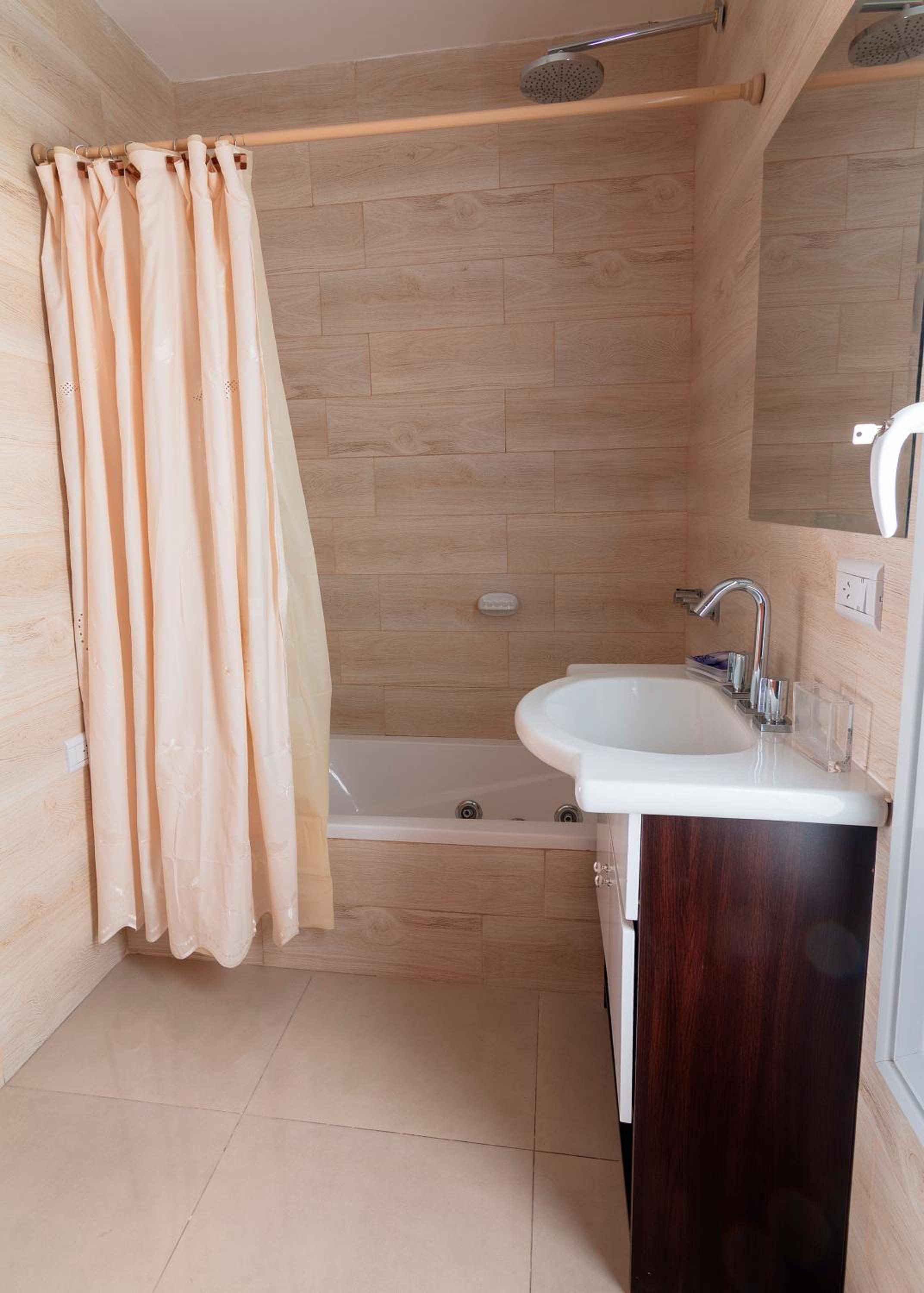 Studio Apartment - Second Floor photo 3