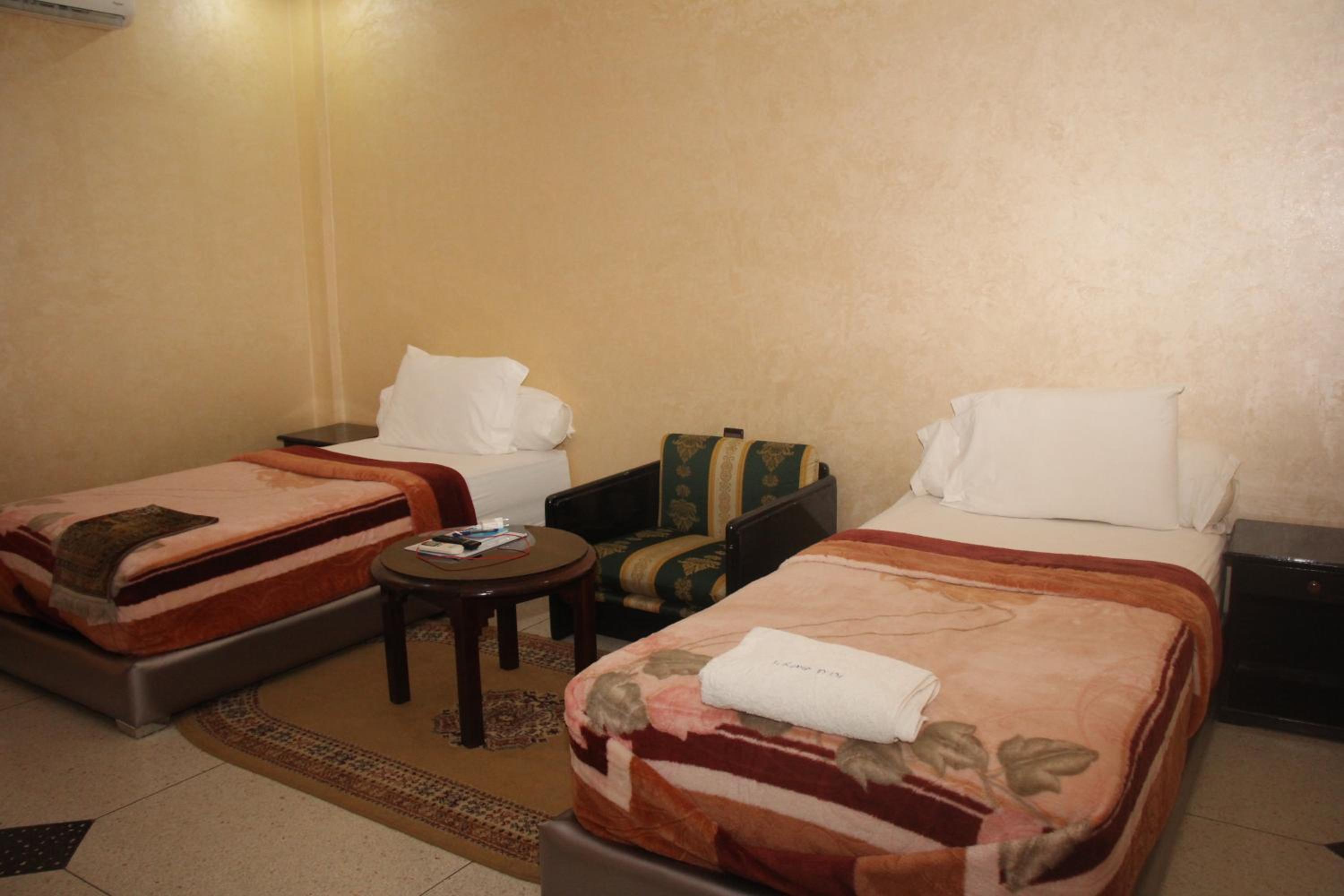 Twin Room - Photo 6