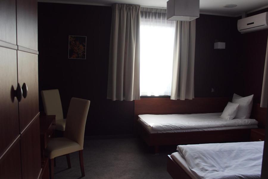 Standard Double or Twin Room - Photo 2