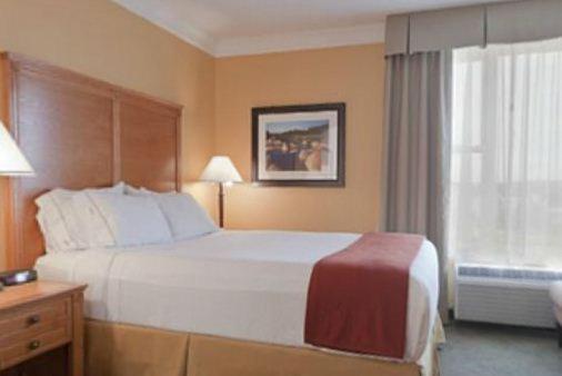 Queen Room - Disability Access photo 1