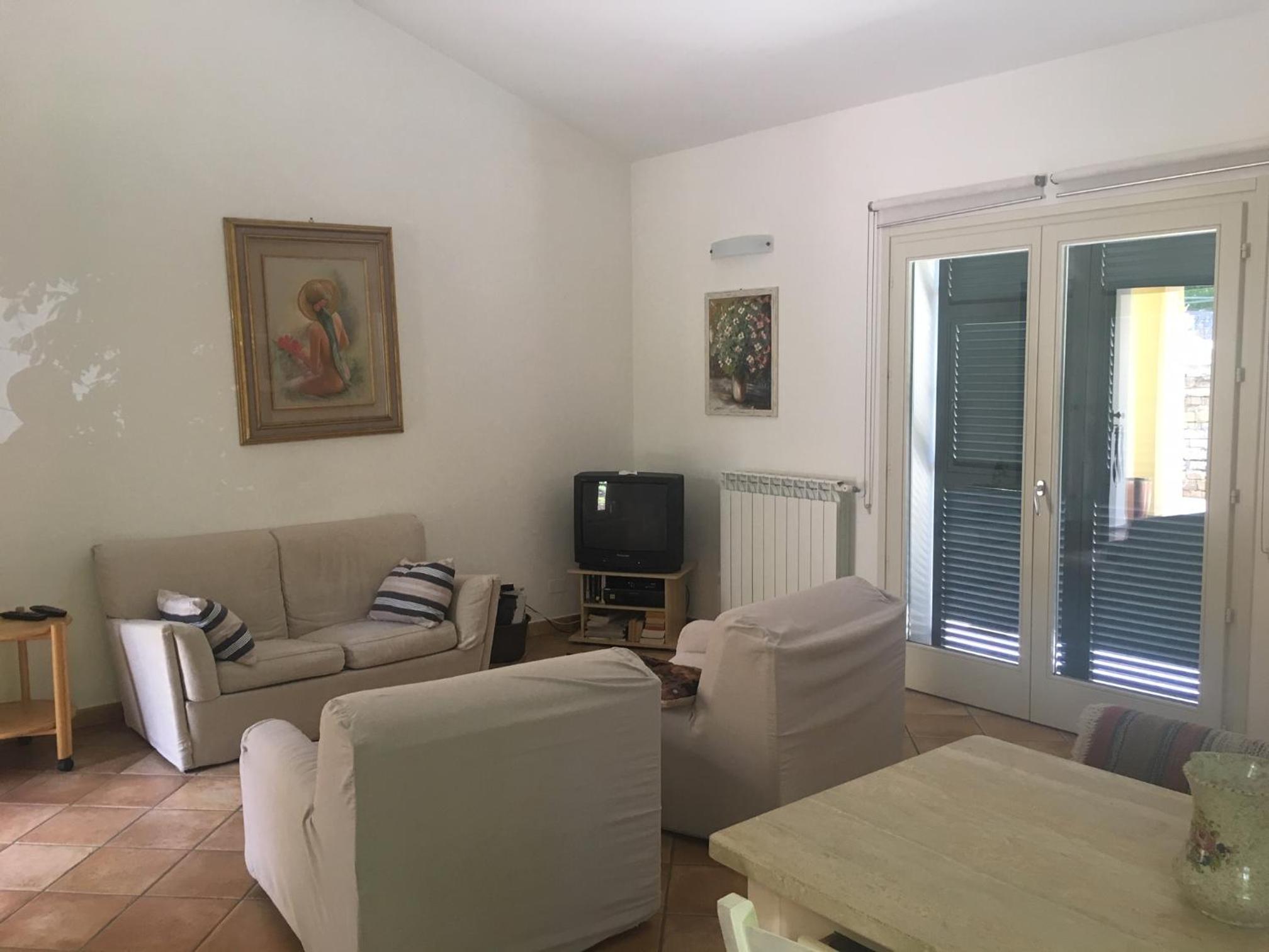 One-Bedroom House photo 1