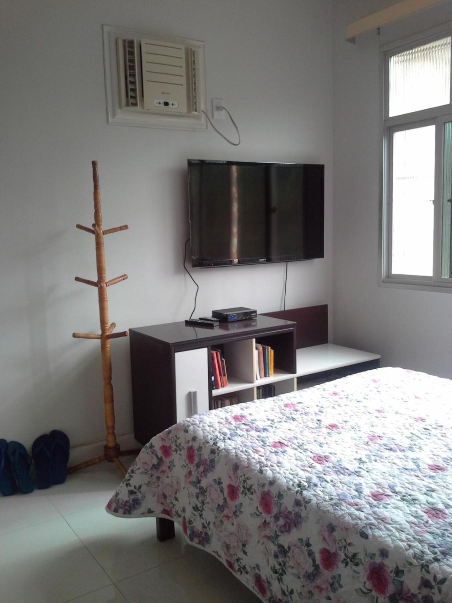 Basic Triple Room with Shared Bathroom photo 1