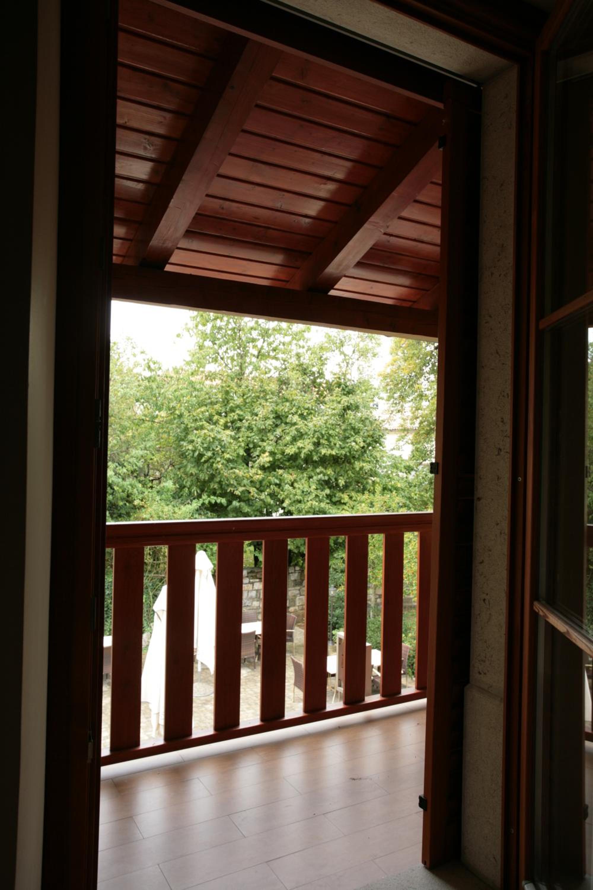 Apartment with Balcony - Photo 21