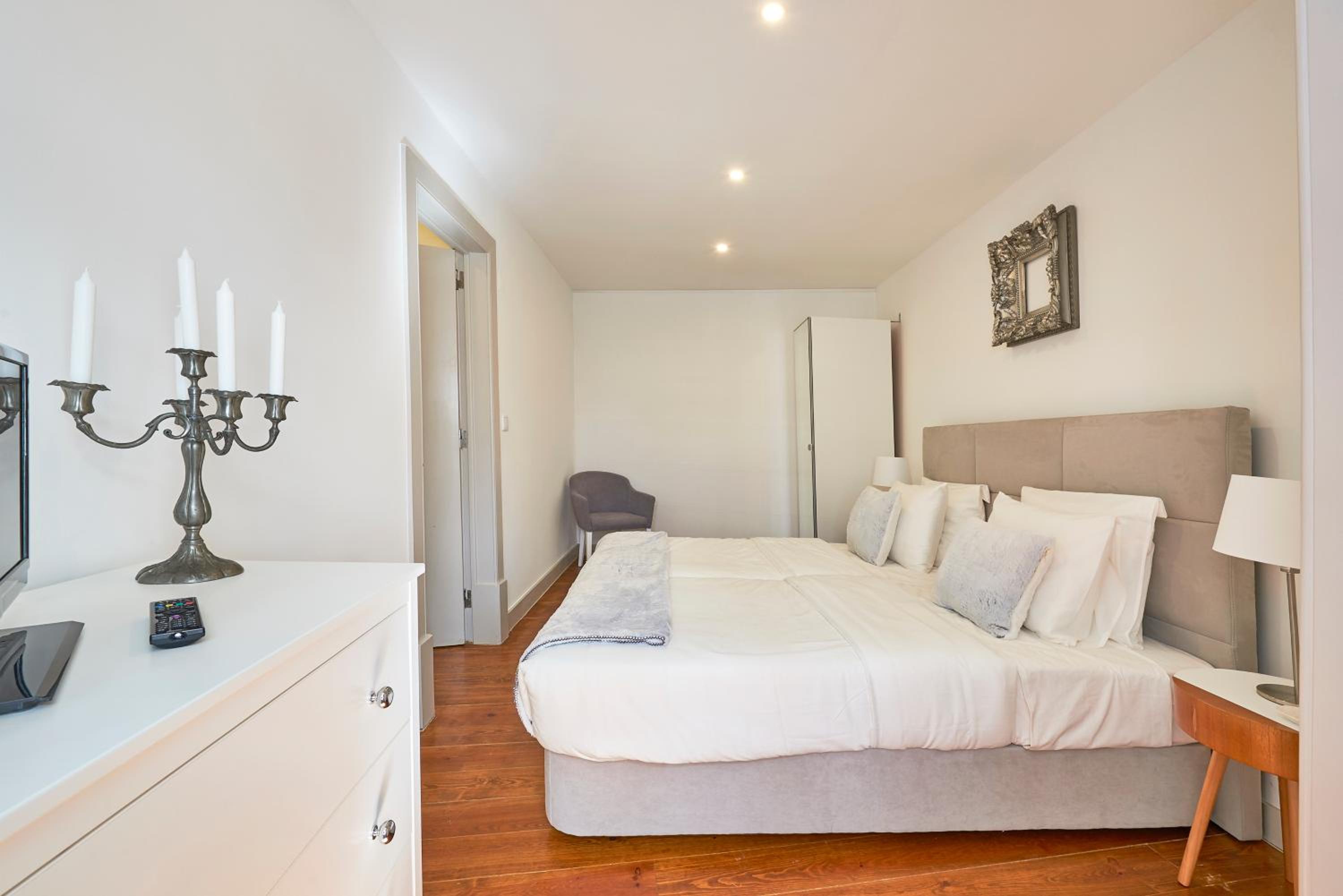 Two-Bedroom Apartment - Photo 16