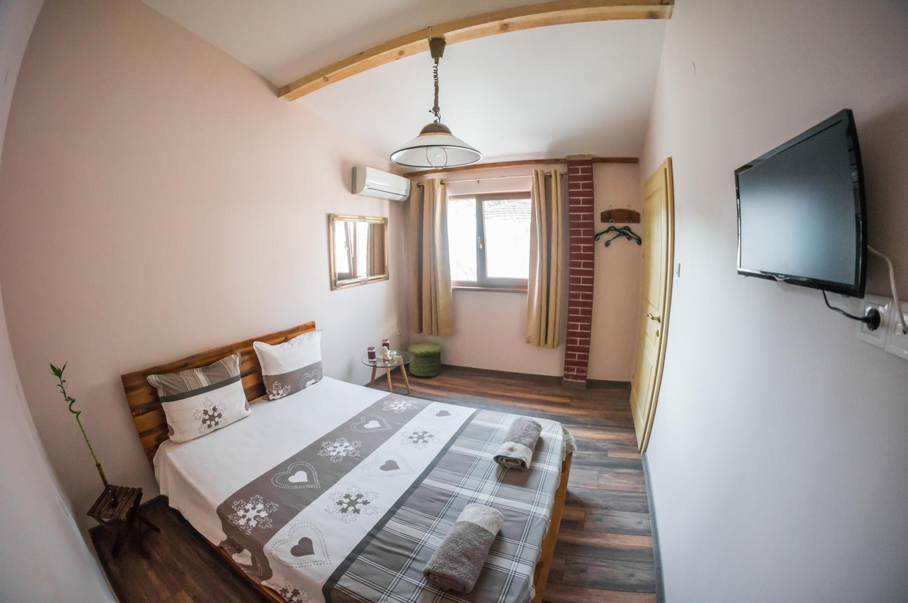 Two-Bedroom Apartment - Photo 8