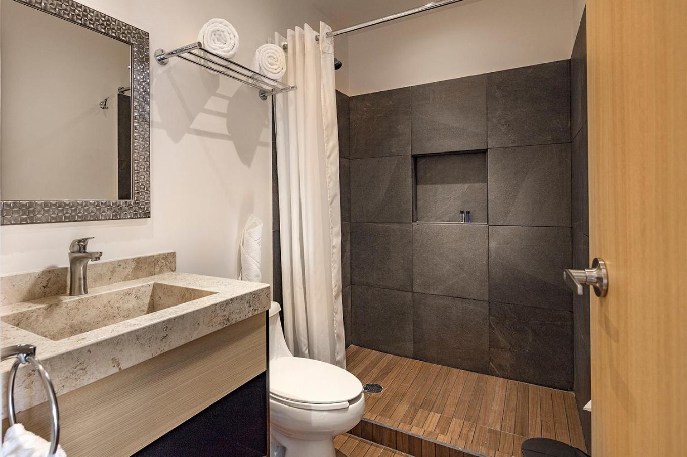 Standard Double Room - Photo 5