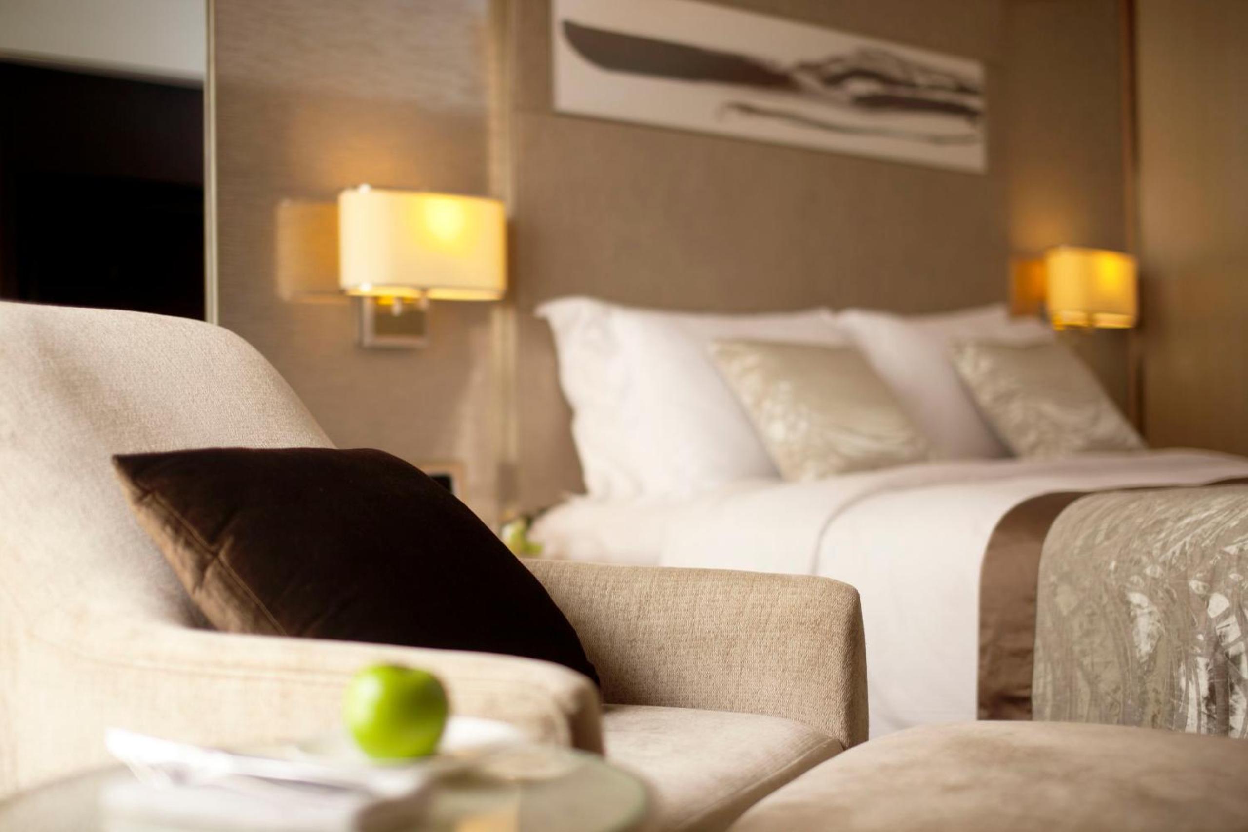 Crown Premier Queen or Twin Room