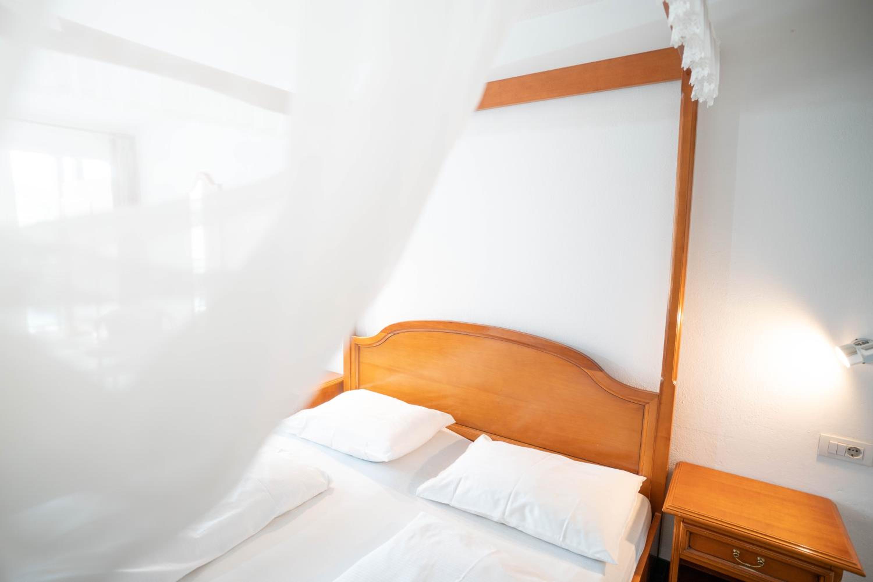 Standard Double or Twin Room photo 2