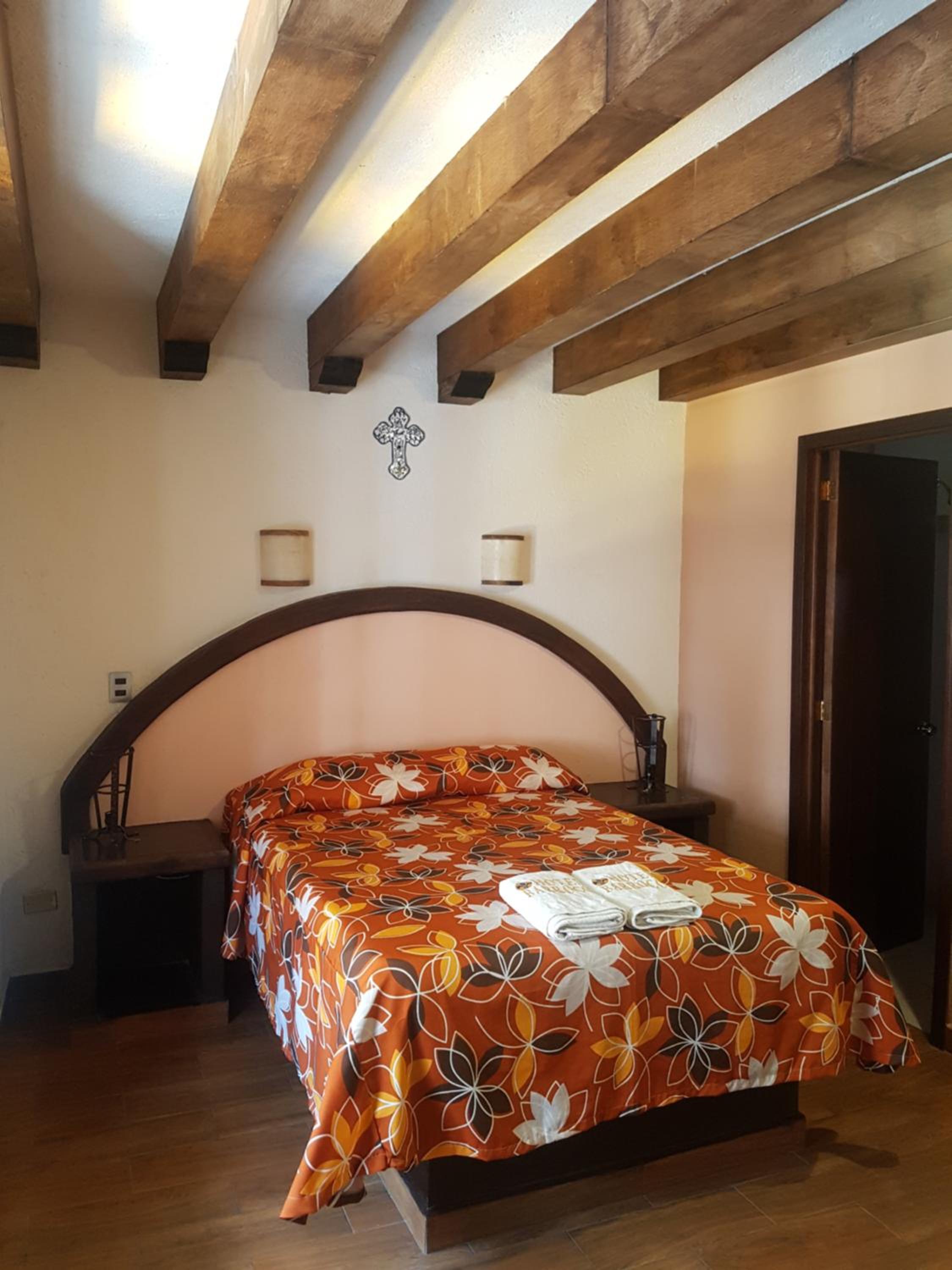 Double Room - Photo 5
